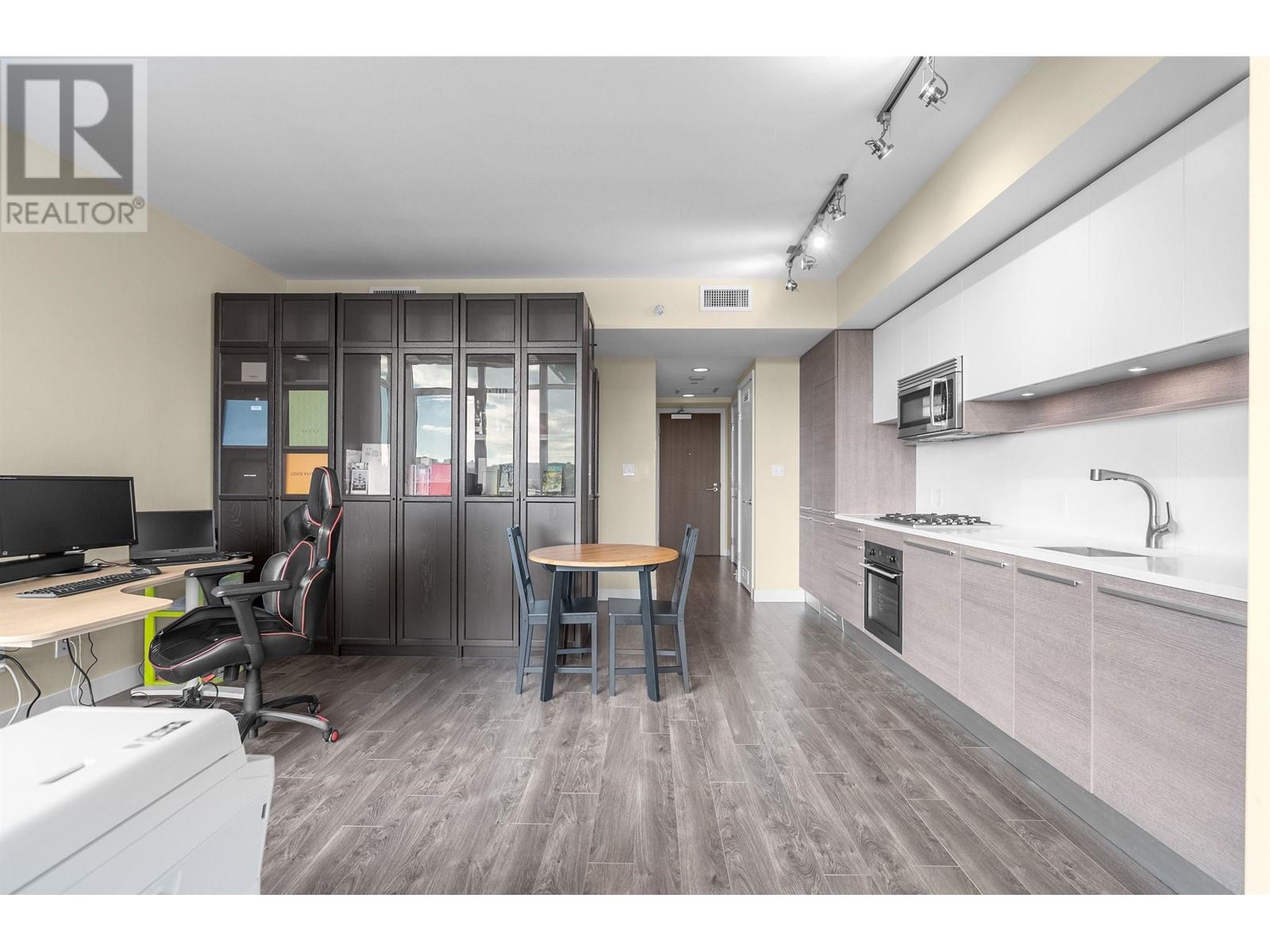 809 2008 Rosser Avenue, Burnaby, British Columbia  V5C 0H8 - Photo 12 - R2987704
