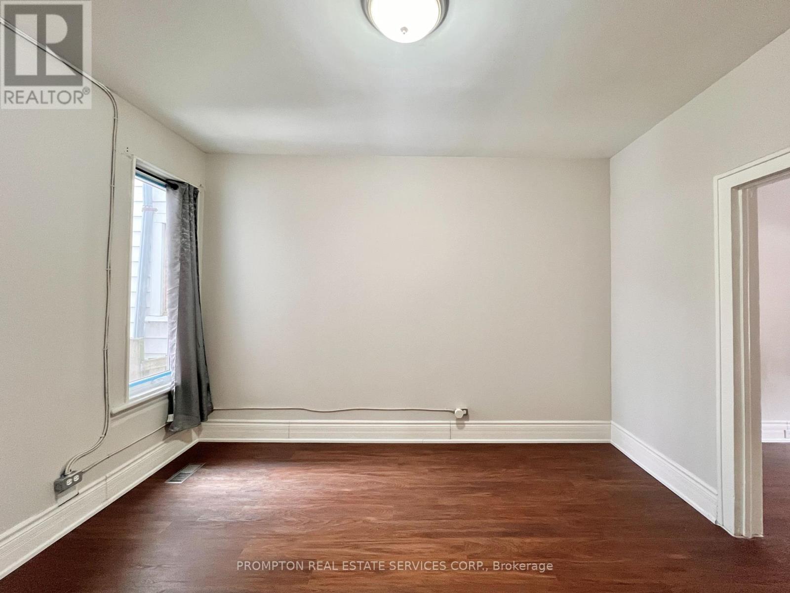 17 Winnifred Avenue, Toronto, Ontario  M4M 2X2 - Photo 12 - E12078156