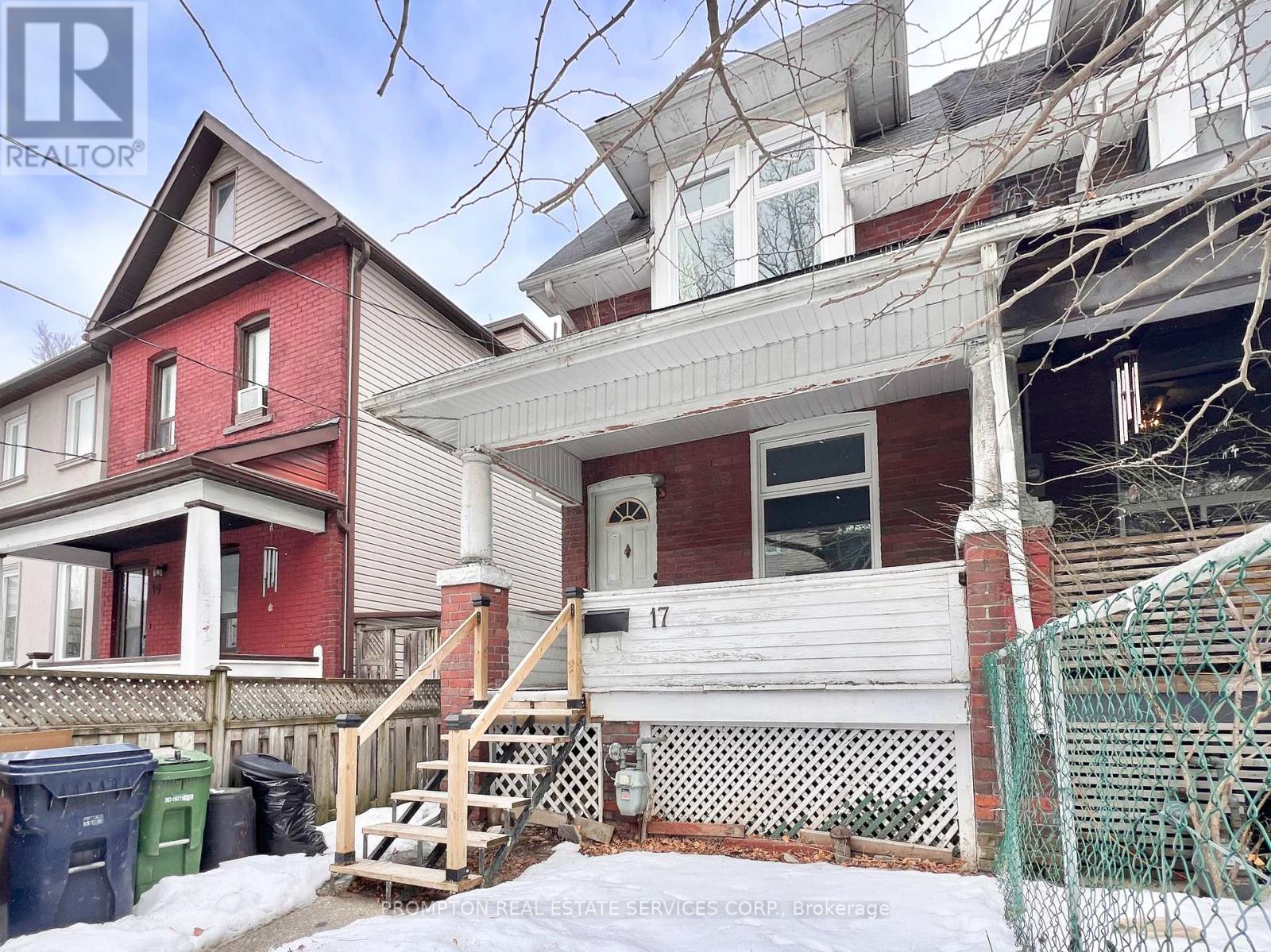 17 Winnifred Avenue, Toronto, Ontario  M4M 2X2 - Photo 2 - E12078156