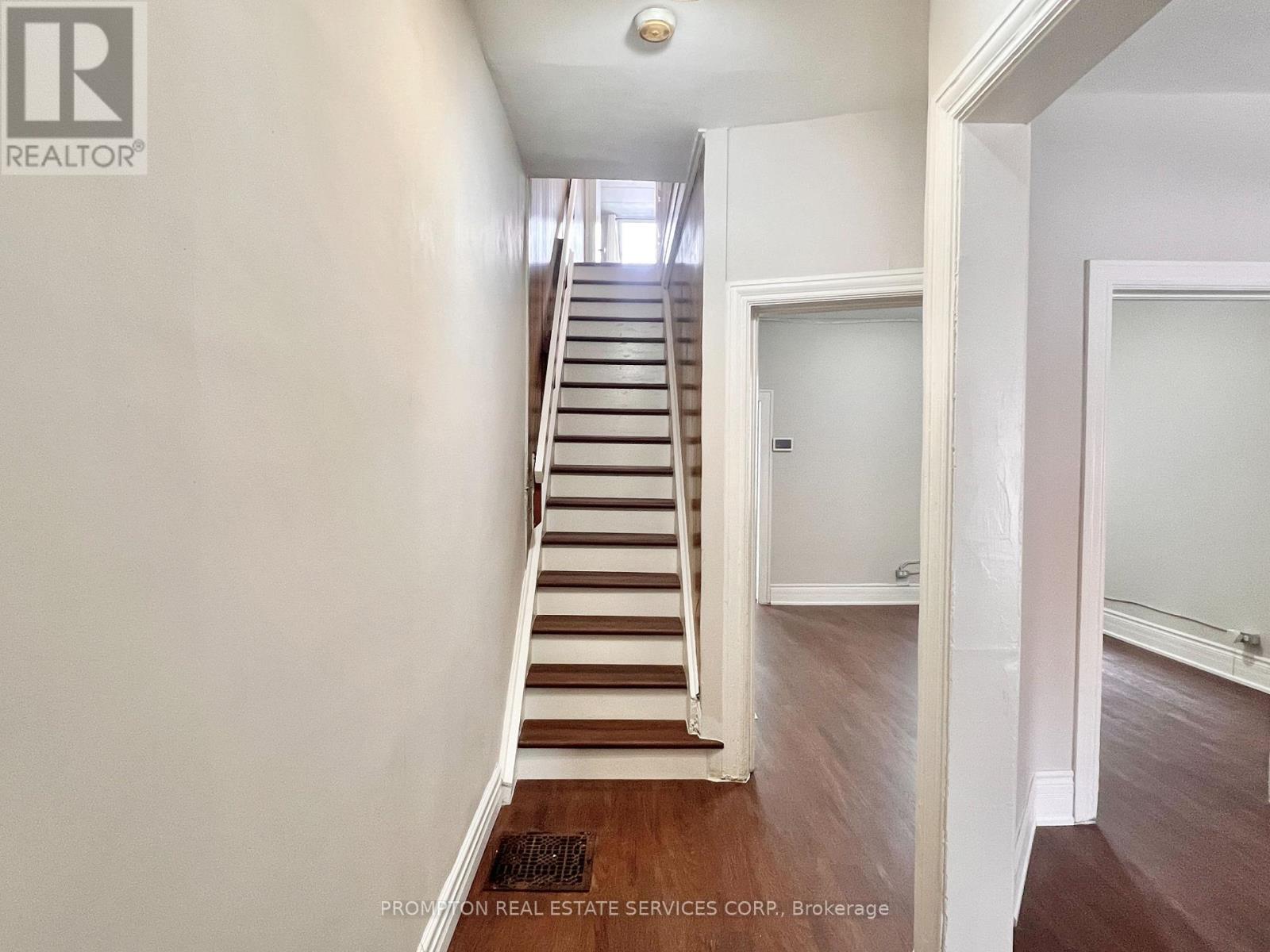 17 Winnifred Avenue, Toronto, Ontario  M4M 2X2 - Photo 24 - E12078156