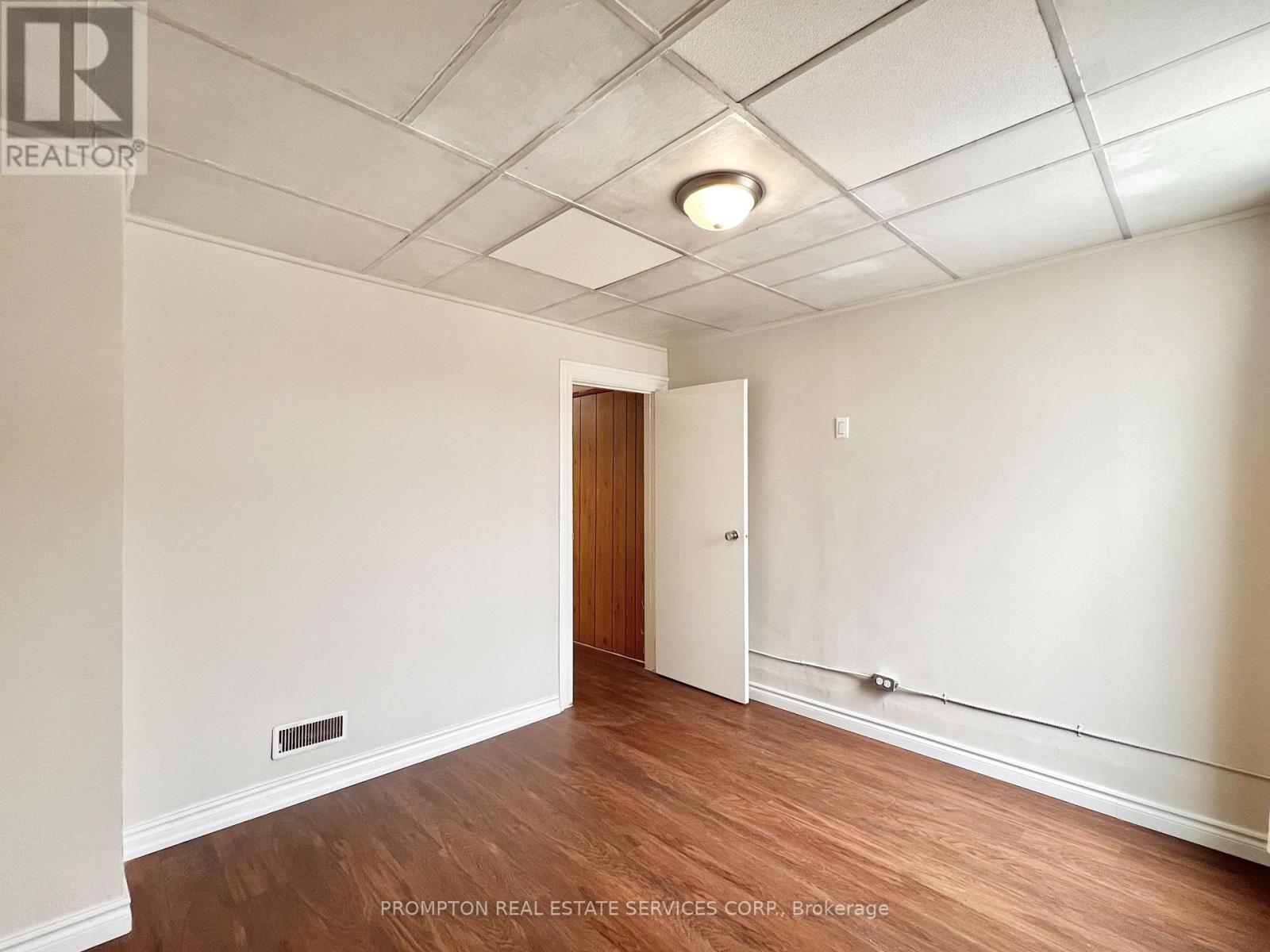 17 Winnifred Avenue, Toronto, Ontario  M4M 2X2 - Photo 40 - E12078156