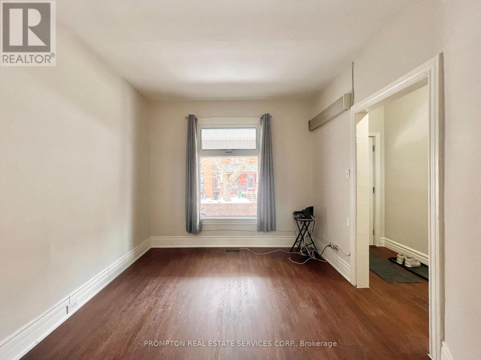 17 Winnifred Avenue, Toronto, Ontario  M4M 2X2 - Photo 6 - E12078156