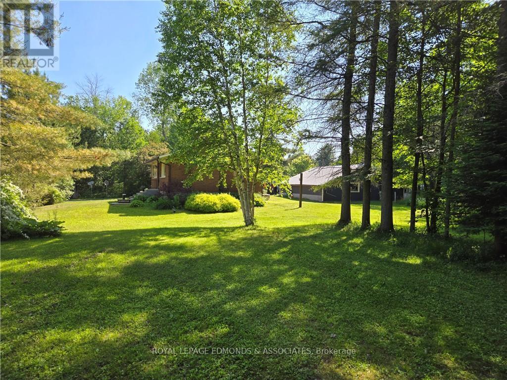 2249 Ross Road, Laurentian Valley, Ontario  K8A 6W4 - Photo 4 - X9518447