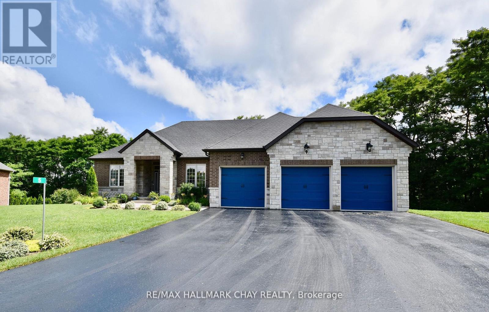 Property at 5 KANATA COURT image 1