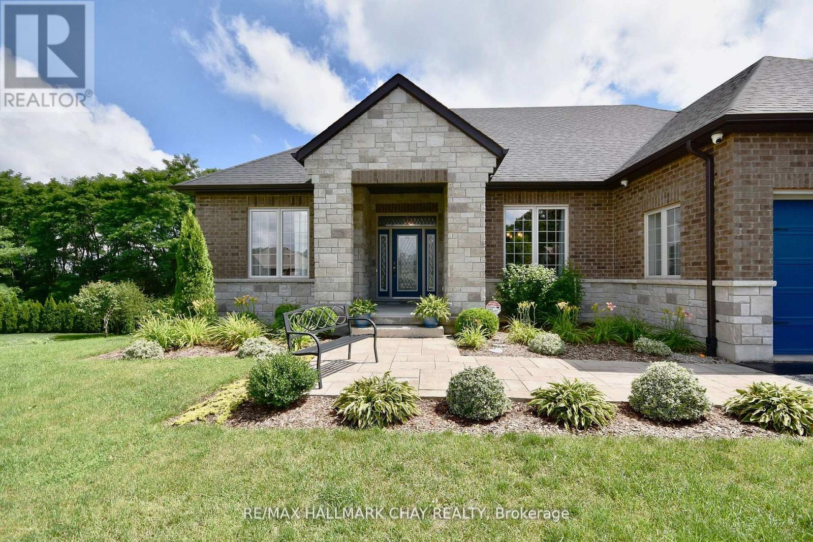 Property at 5 KANATA COURT image 2
