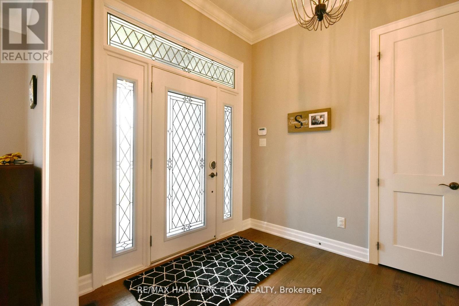 Property at 5 KANATA COURT image 5