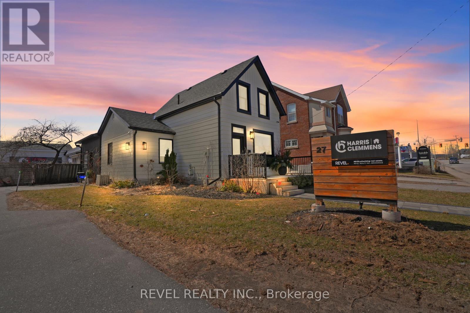 27 VICTORIA STREET, Barrie, Ontario