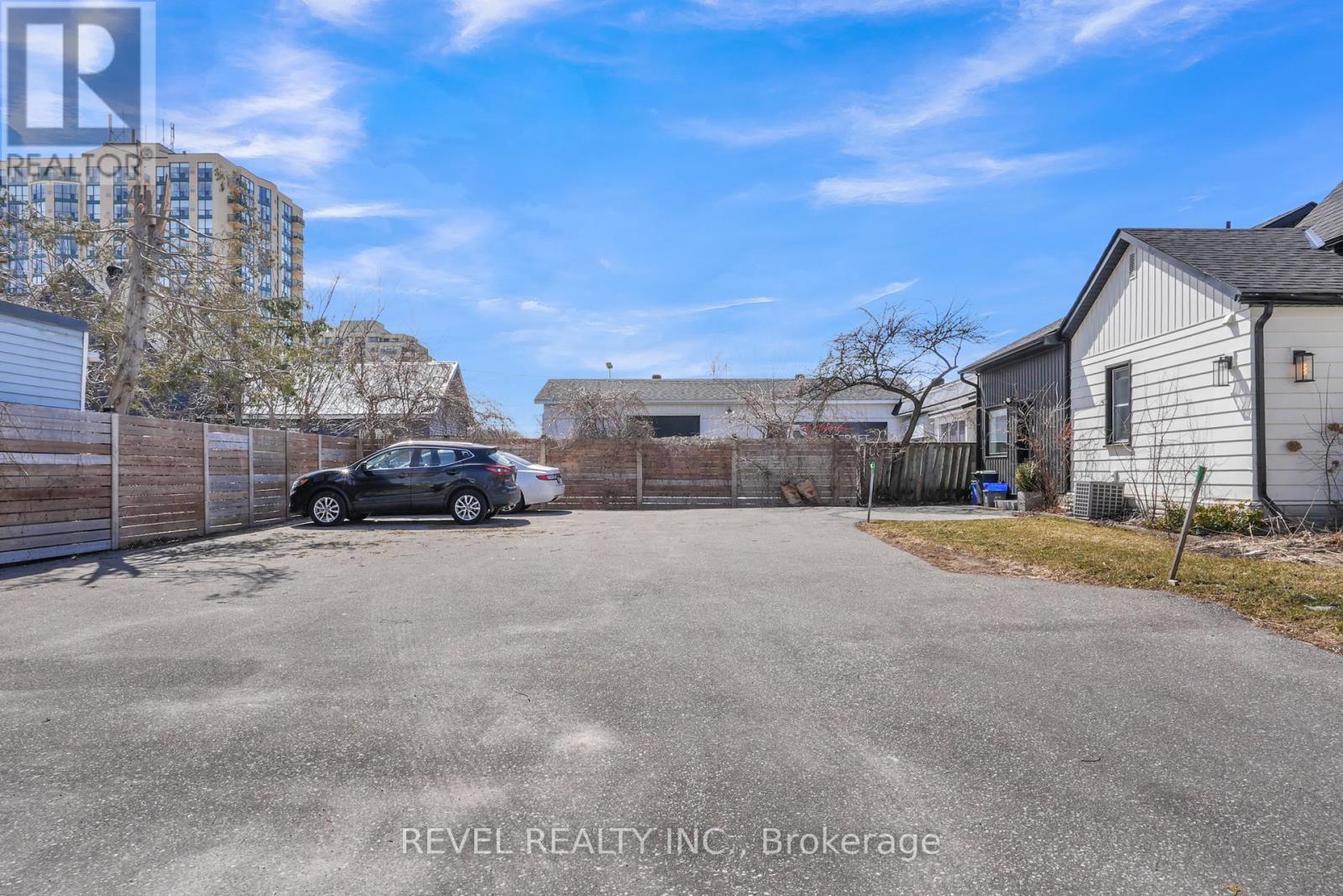 27 Victoria Street, Barrie, Ontario  L4N 2H5 - Photo 34 - S12078208