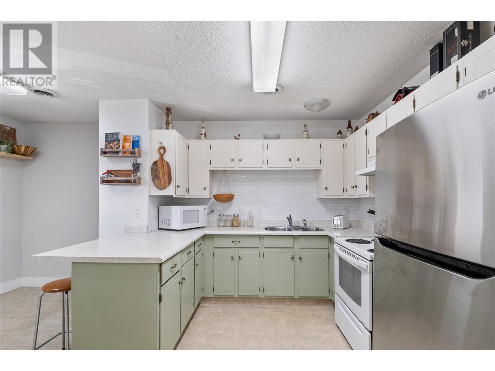 Property at 1660 Ufton Court Unit# 201 image 5