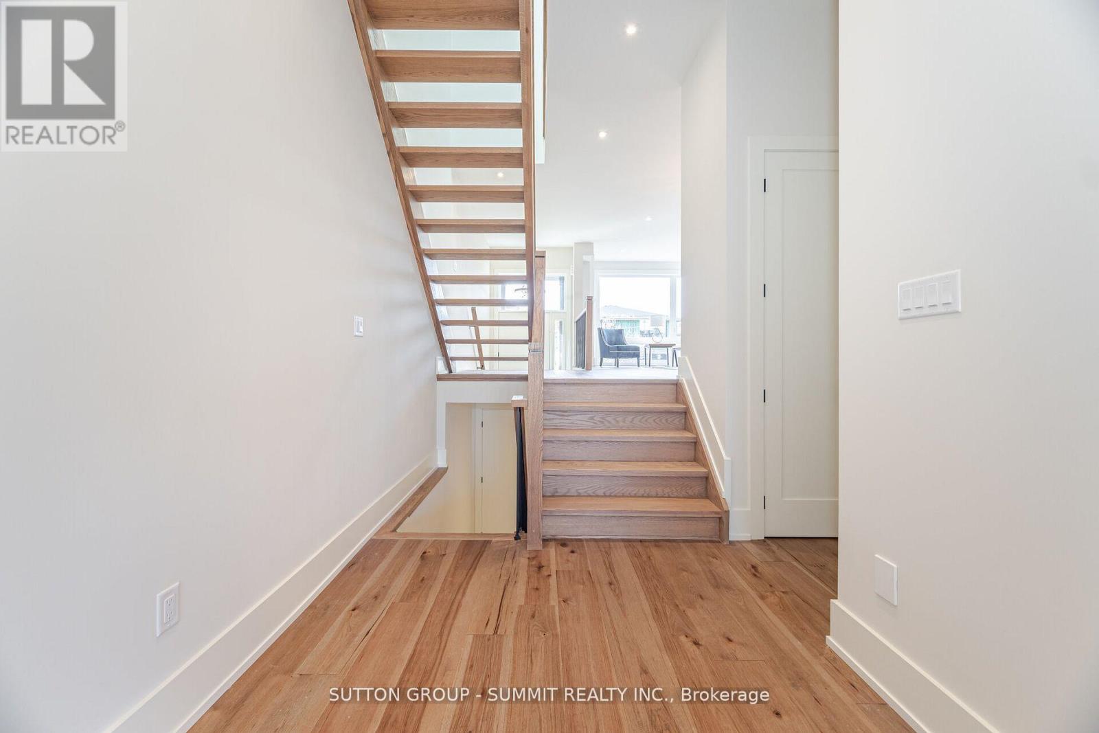 62 Ash Crescent, Toronto (Long Branch), Ontario  M8W 1E6 - Photo 12 - W12078163