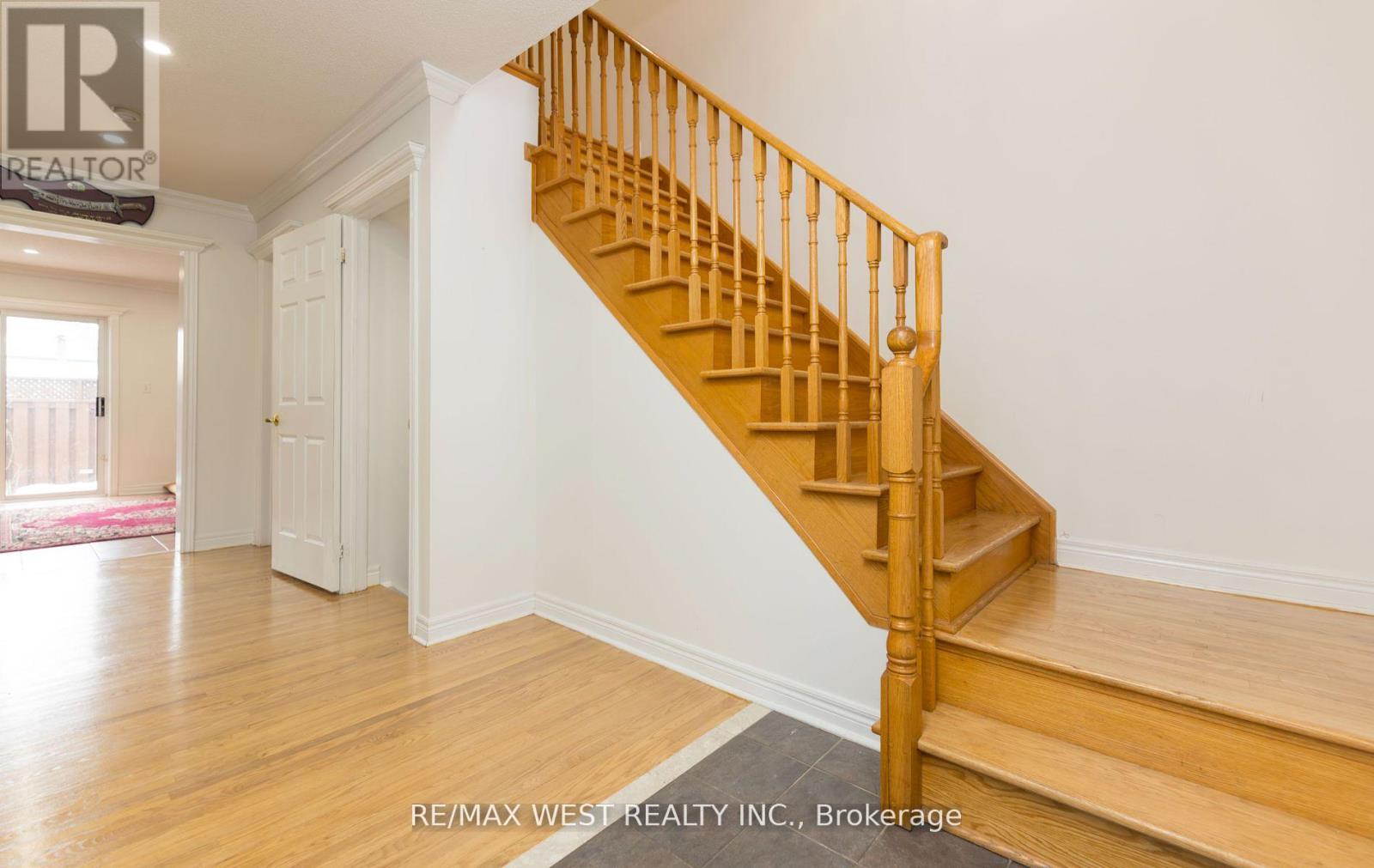56 Meadow Oak Place, Toronto, Ontario  M9N 3Z6 - Photo 20 - W12078210