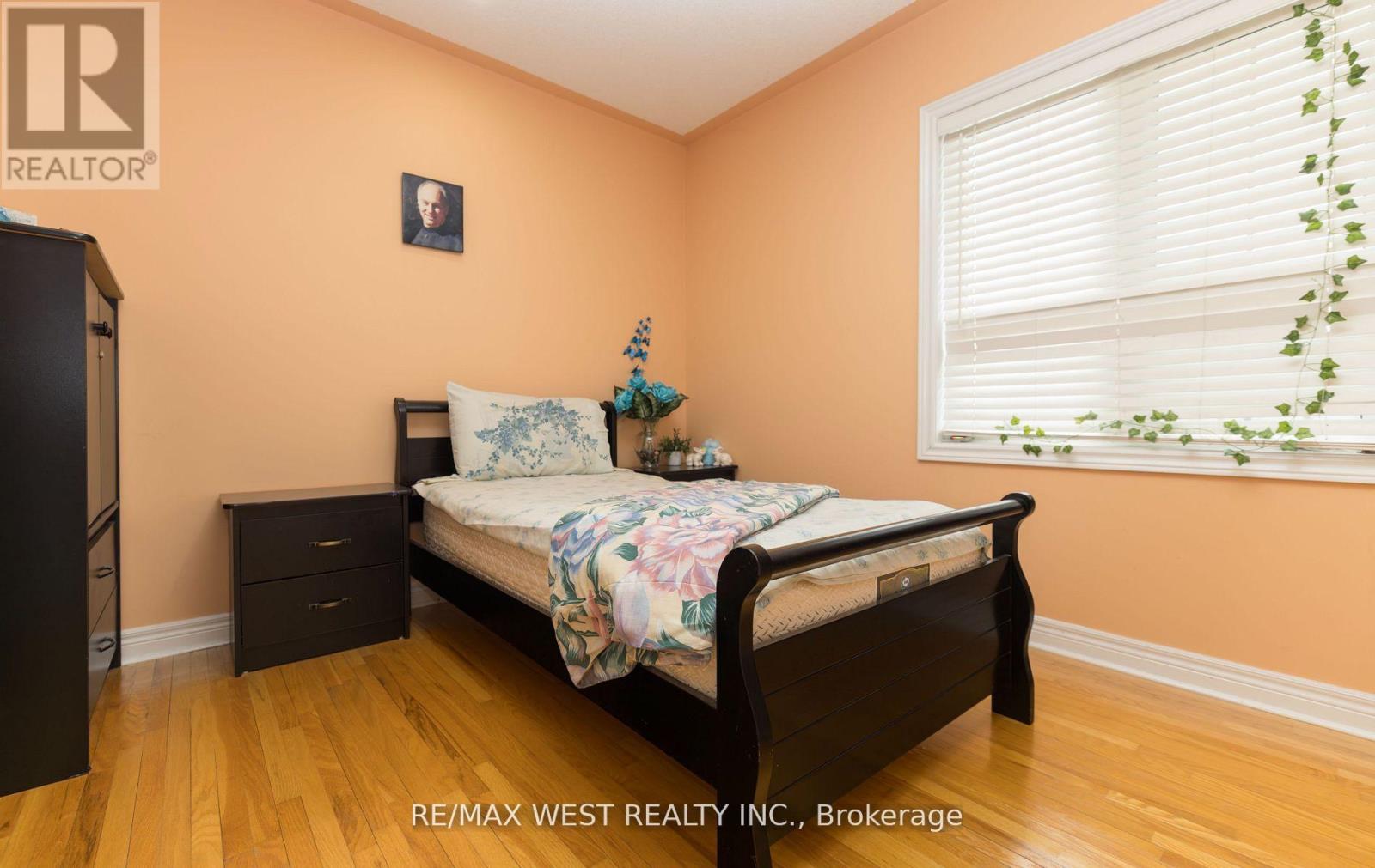 56 Meadow Oak Place, Toronto, Ontario  M9N 3Z6 - Photo 23 - W12078210