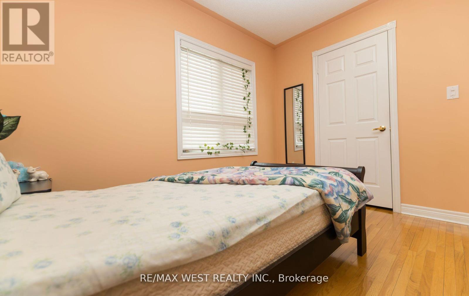56 Meadow Oak Place, Toronto, Ontario  M9N 3Z6 - Photo 24 - W12078210
