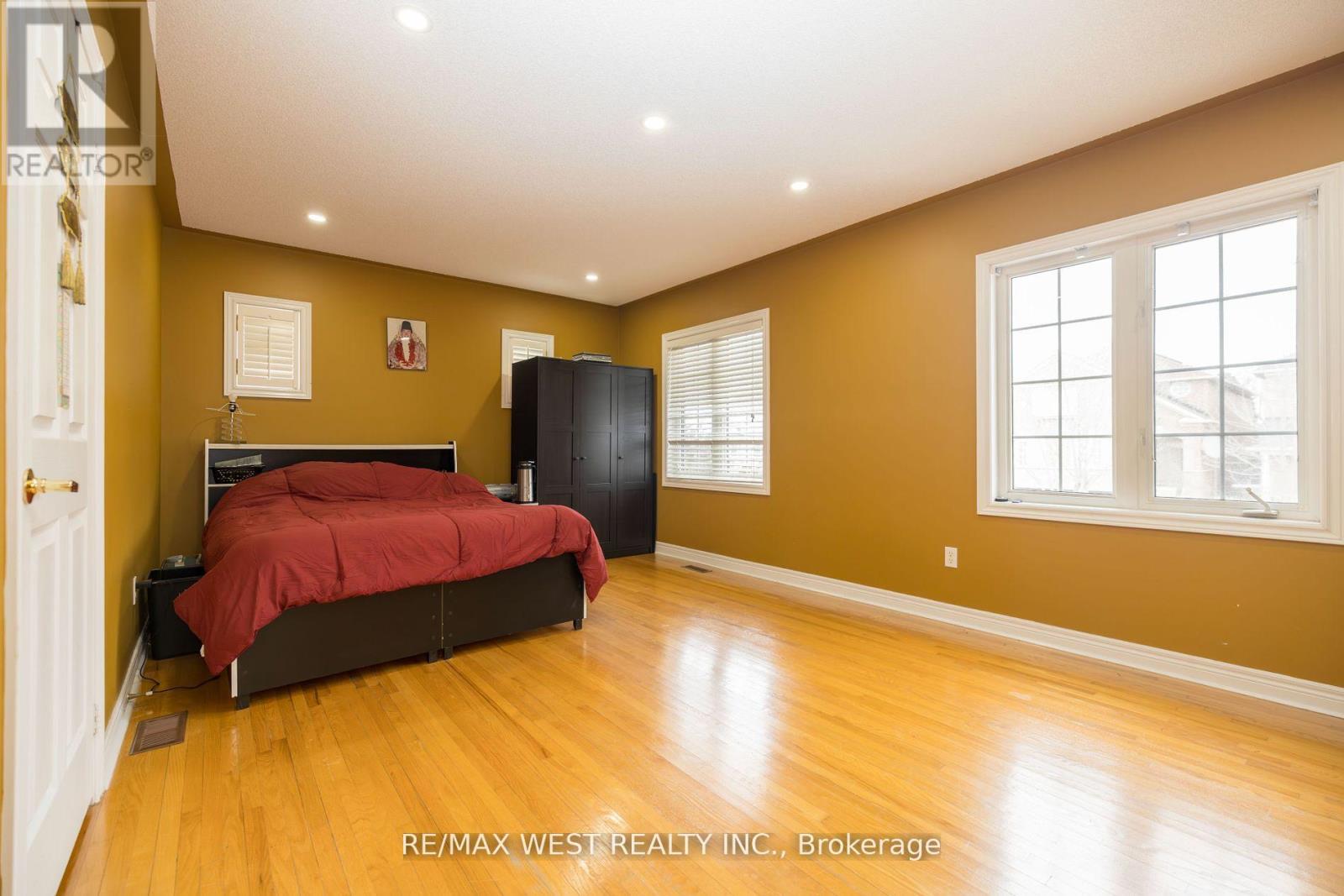 56 Meadow Oak Place, Toronto, Ontario  M9N 3Z6 - Photo 35 - W12078210