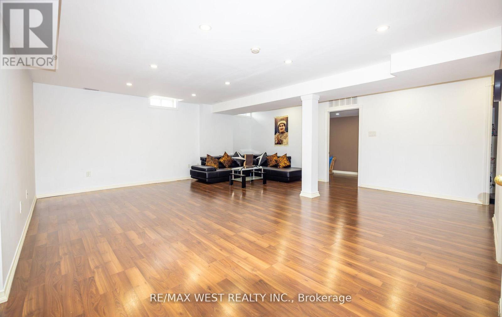 56 Meadow Oak Place, Toronto, Ontario  M9N 3Z6 - Photo 38 - W12078210