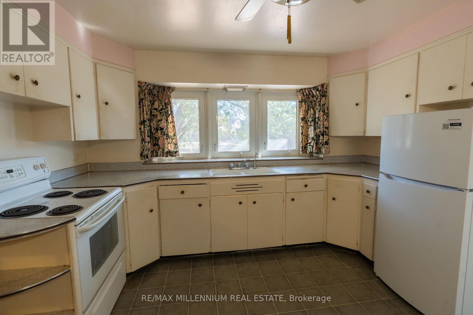243 West Street, West Lincoln, Ontario  L0R 2A0 - Photo 13 - X12078251