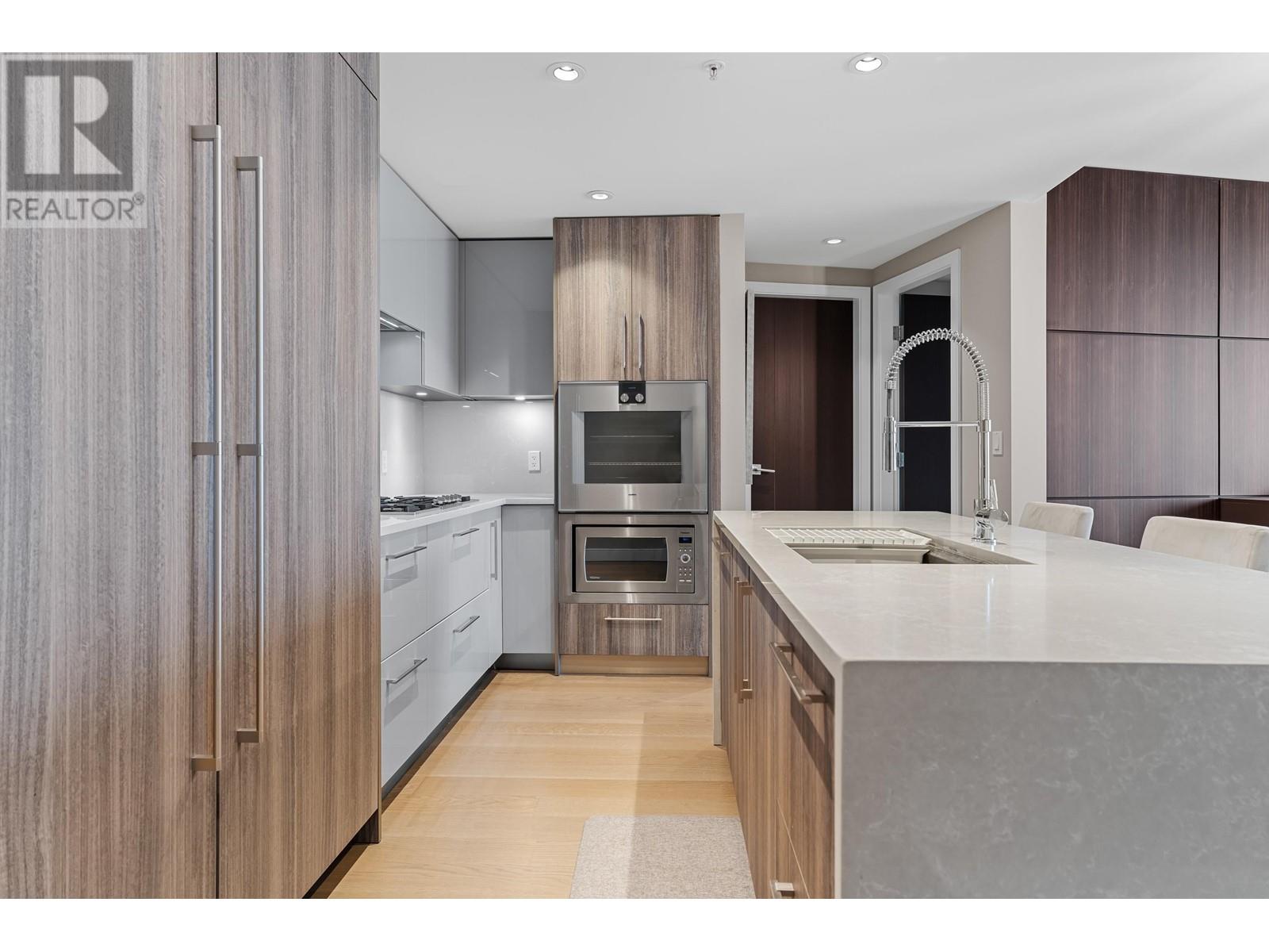 1606 210 Salter Street, New Westminster, British Columbia  V3M 0J9 - Photo 4 - R2989377