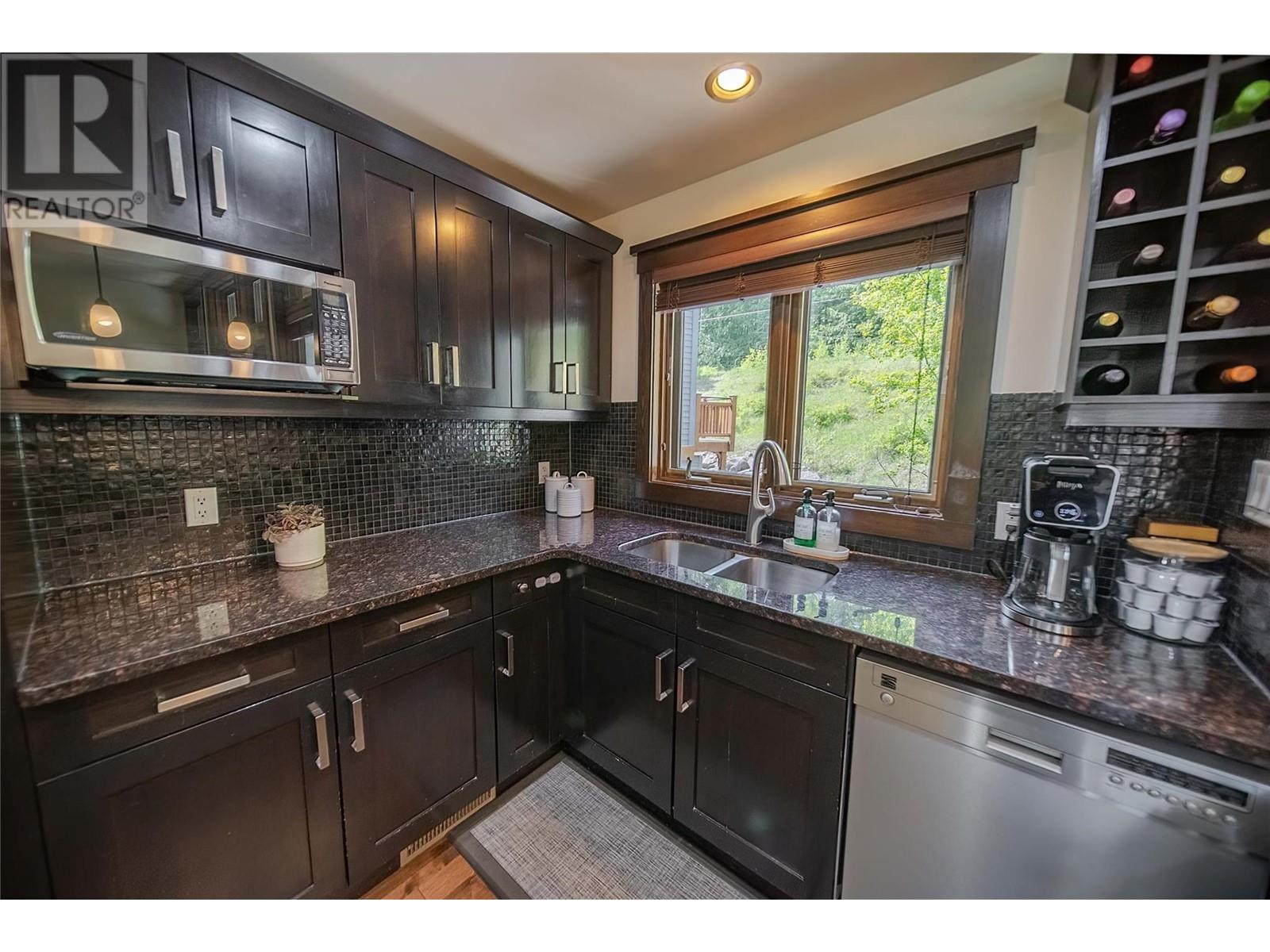 437 Canyon Trail Unit# A, Fernie, British Columbia  V0B 1M0 - Photo 6 - 10343089