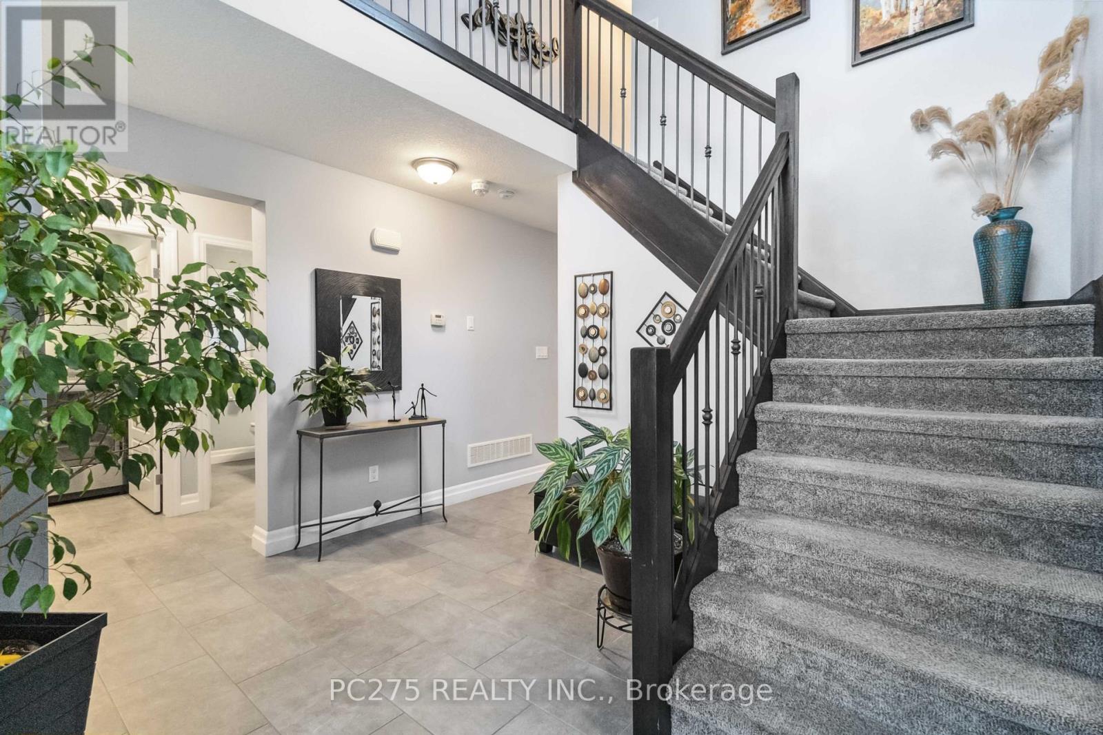 6 Hayes Street, London South, Ontario  N5Z 0A6 - Photo 6 - X12078295
