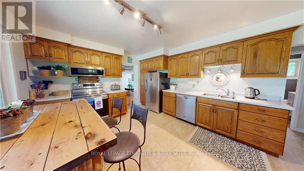 2249 Ross Road, Laurentian Valley, Ontario  K8A 6W4 - Photo 15 - X9518447