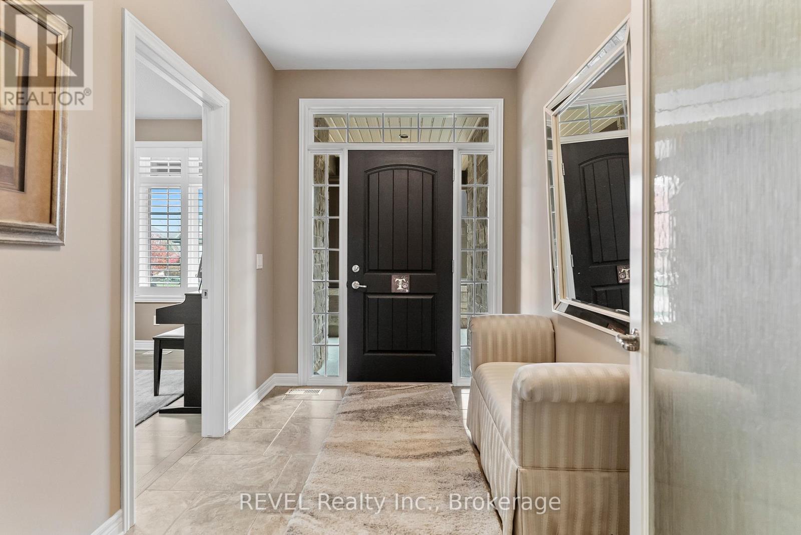 4 Tulip Tree Road, Niagara-On-The-Lake, Ontario  L0S 1J0 - Photo 6 - X12078292