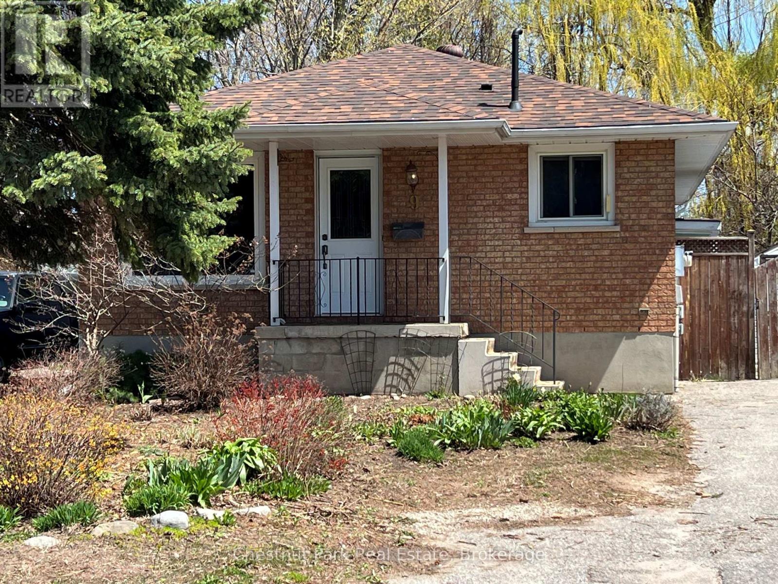 9 SPROULE AVENUE, Collingwood, Ontario