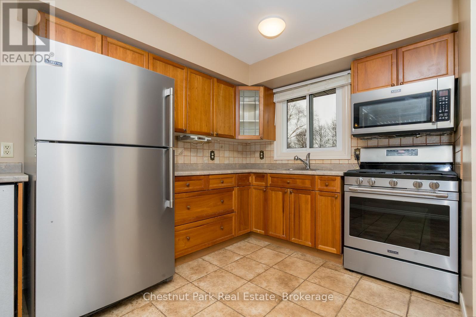 9 Sproule Avenue, Collingwood, Ontario  L9Y 4K8 - Photo 7 - S12078307