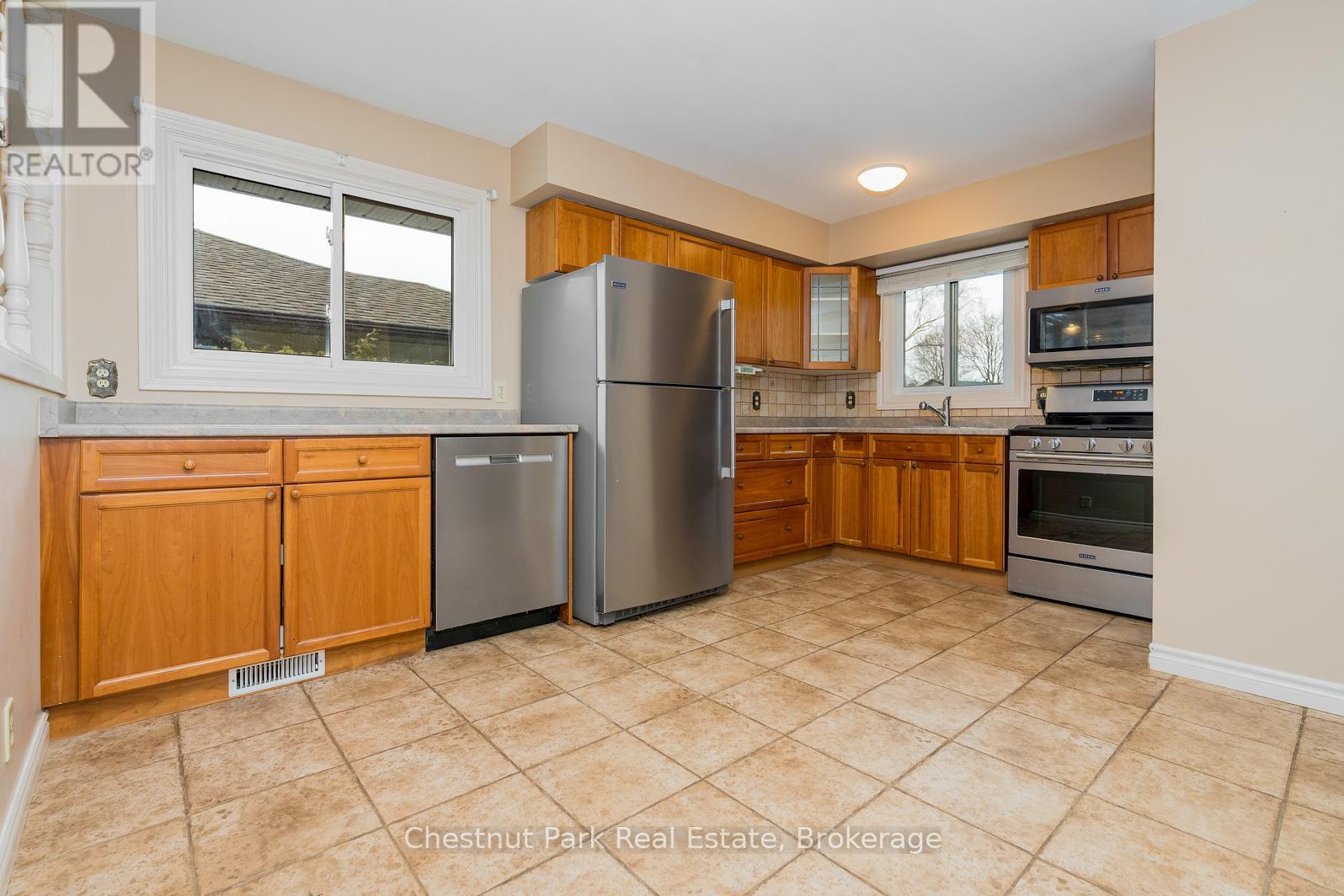 9 Sproule Avenue, Collingwood, Ontario  L9Y 4K8 - Photo 9 - S12078307