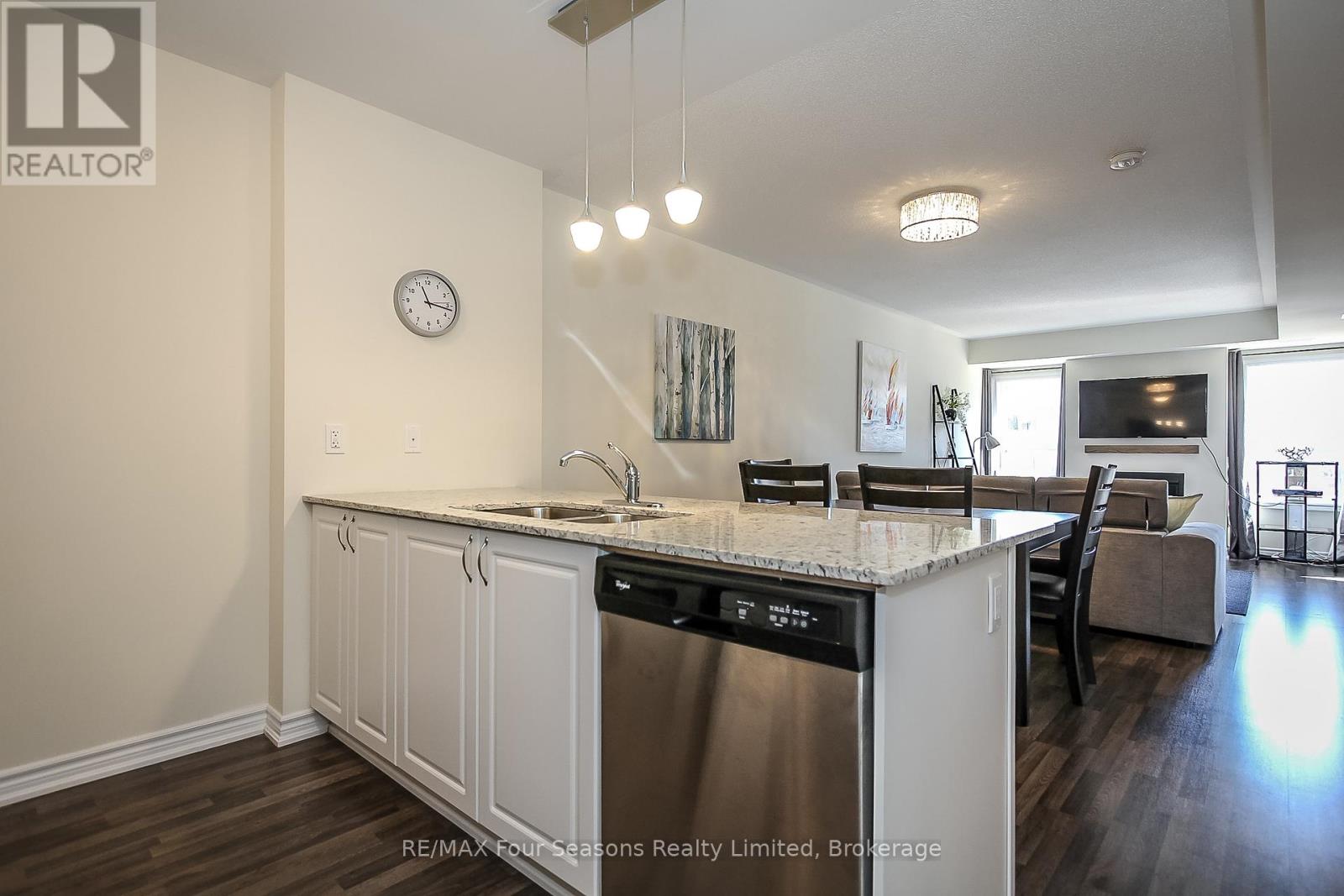 207 - 5 Anchorage Crescent, Collingwood, Ontario  L9Y 0Y6 - Photo 8 - S12078351