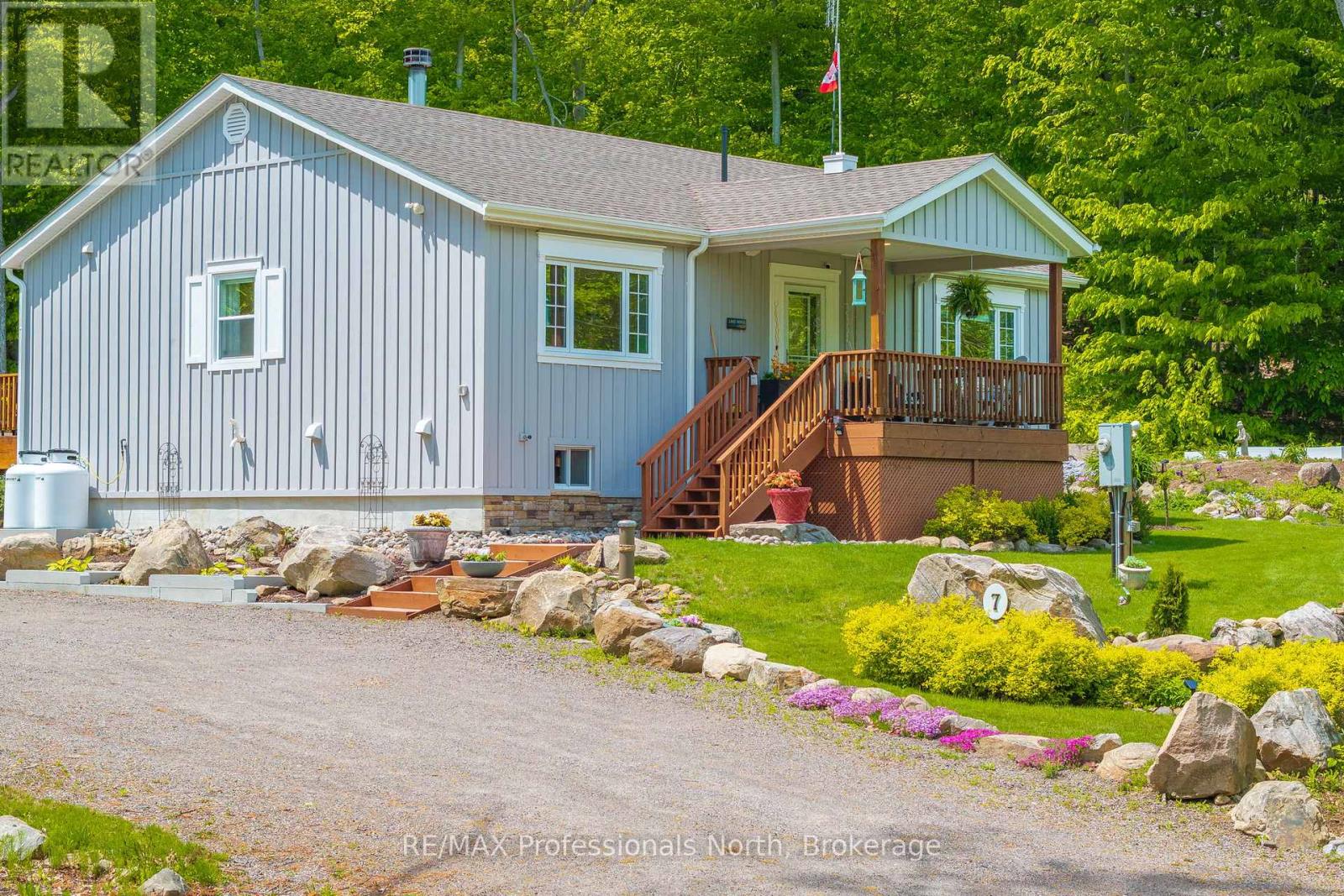 7 Mirror Lake Drive, Muskoka Lakes, Ontario  P0B 1J0 - Photo 5 - X12078287