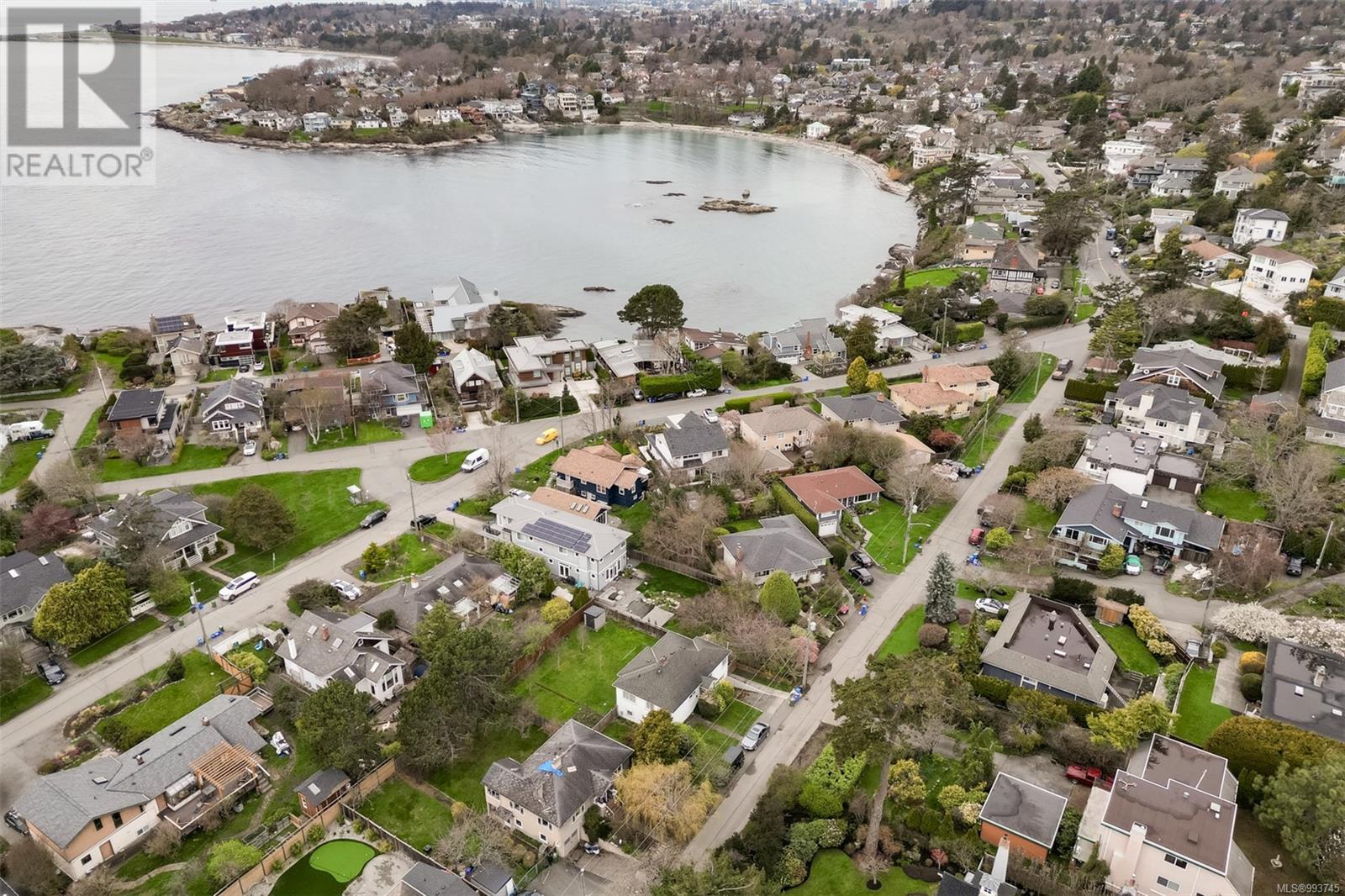 Property at 2075 Lorne Terr image 3