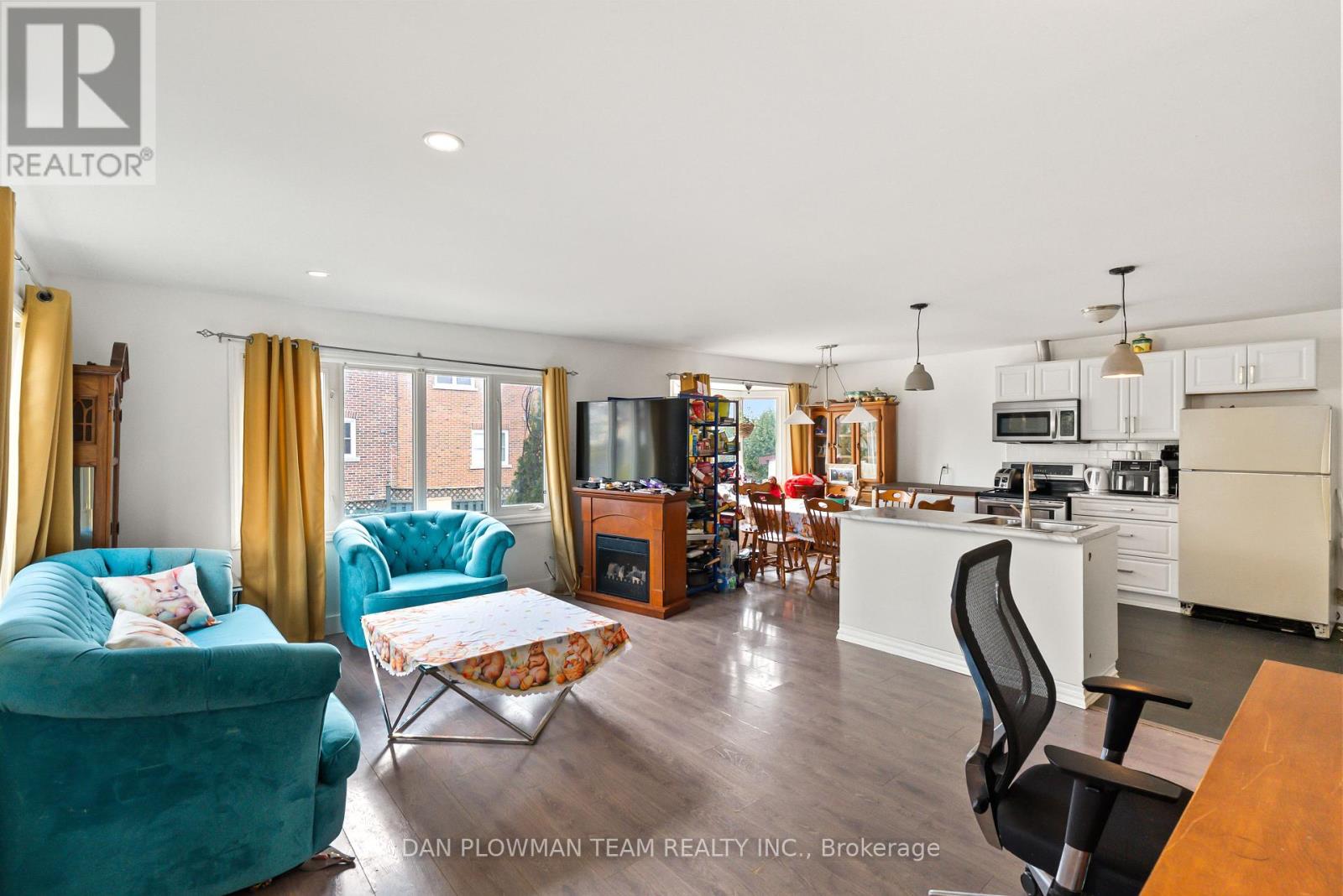 Property at 140 STEVENSON ROAD N image 2