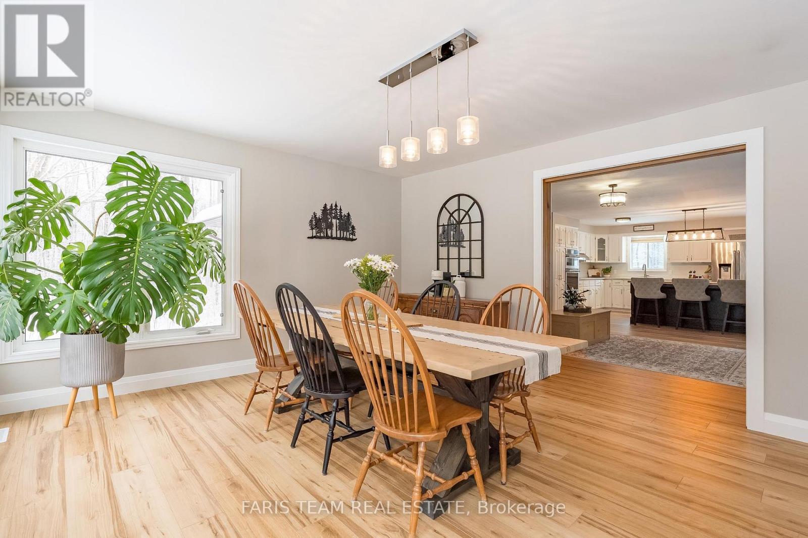 Property at 405 BASELINE ROAD S image 4