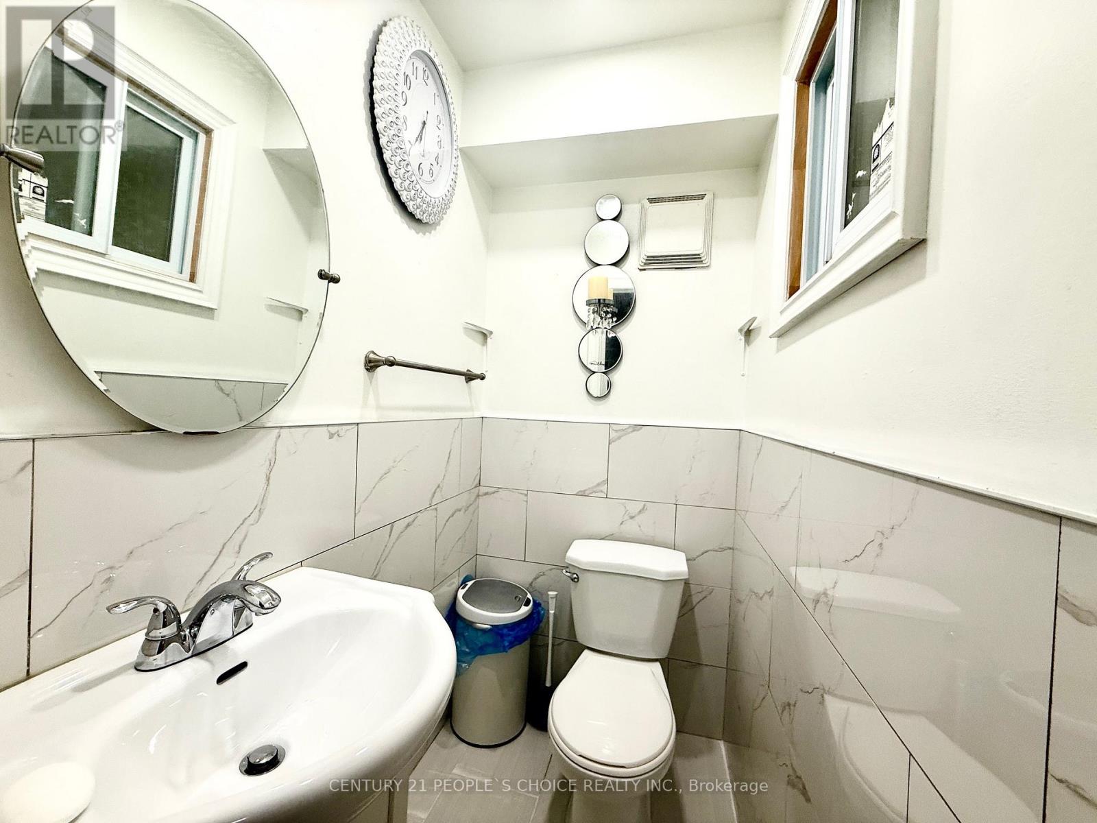54 - 3525 Brandon Gate, Mississauga (Malton), Ontario  L4T 3M3 - Photo 8 - W12077845