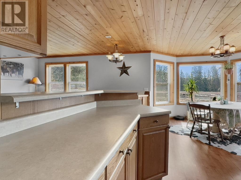 3736 Spokin Lake Road, 150 Mile House, British Columbia  V0K 2G0 - Photo 12 - R2989292