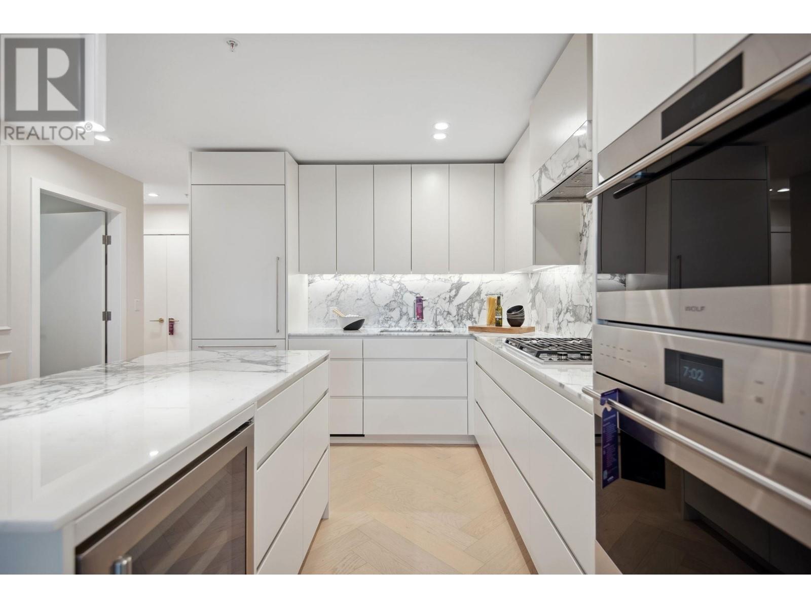 Listing Picture 8 of 25 : 310 3668 W 10TH AVENUE, Vancouver / 溫哥華 - 魯藝地產 Yvonne Lu Group - MLS Medallion Club Member