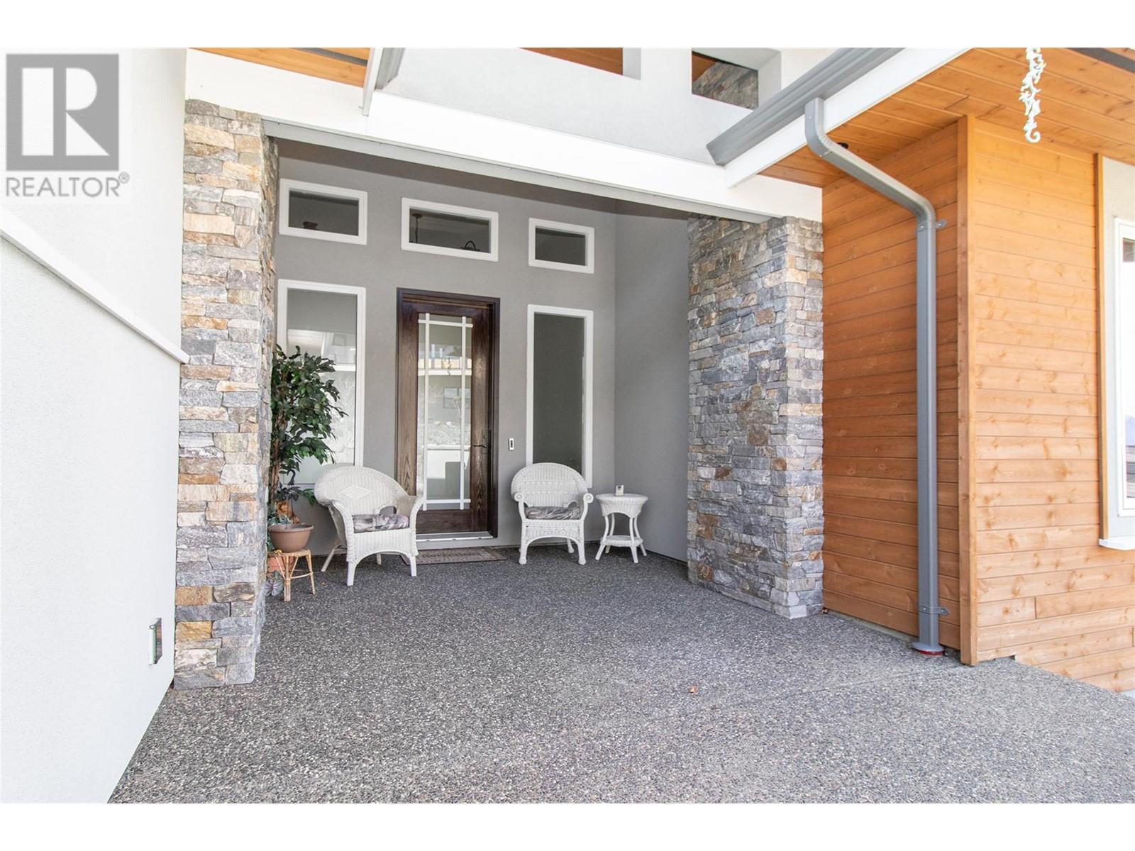 1604 Kimberlite Drive, Lake Country, British Columbia  V4V 2T4 - Photo 2 - 10343018