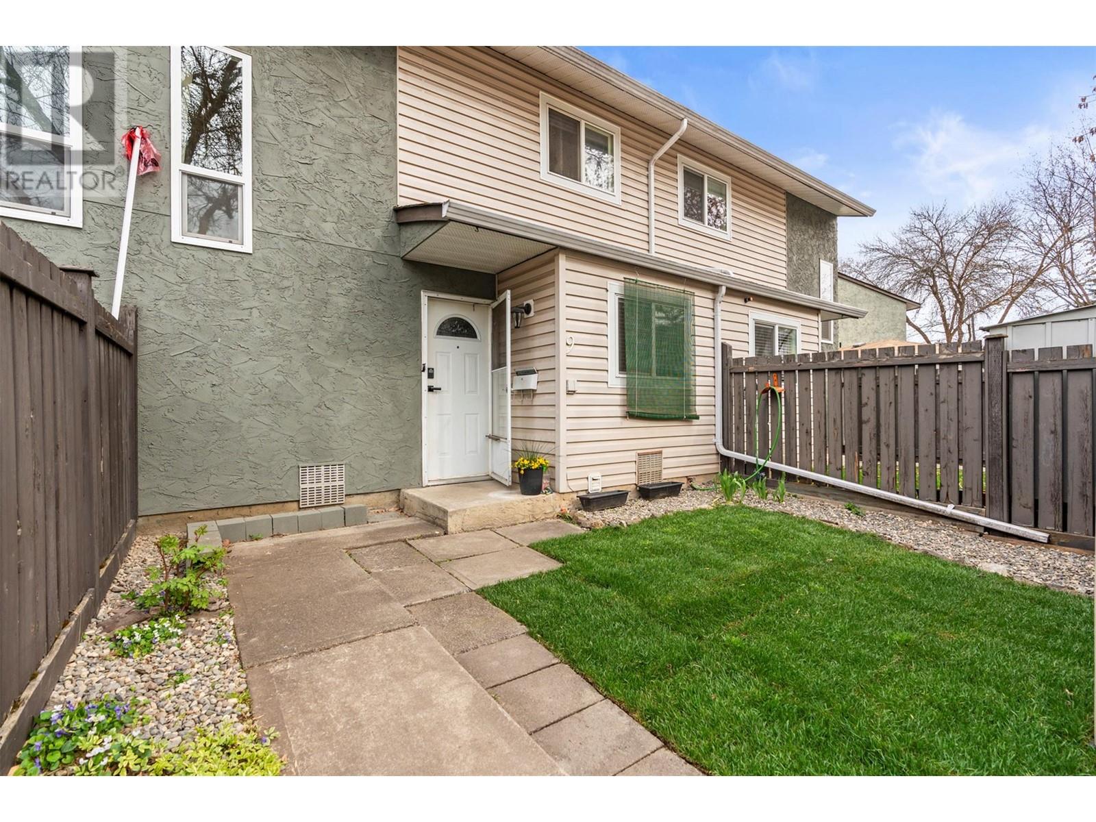 Property at 1809 40 Avenue Unit# 9 image 2