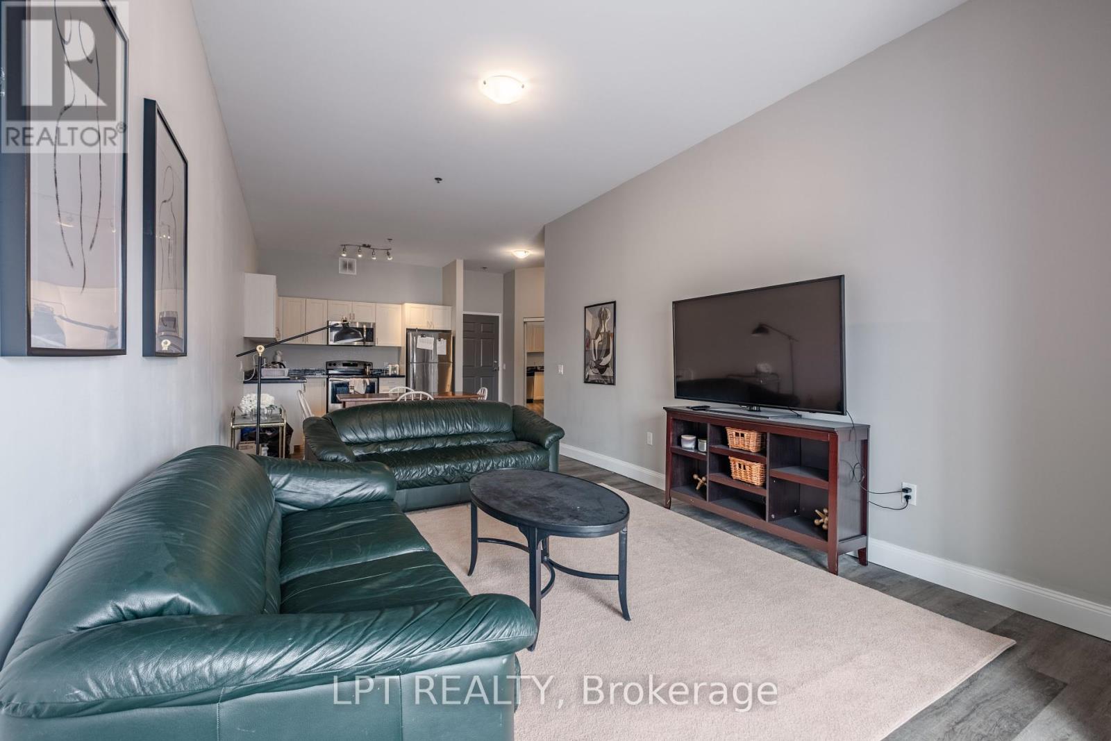 303 - 630 Princess Street, Kingston (Central City East), Ontario  K7L 1E3 - Photo 4 - X12078414