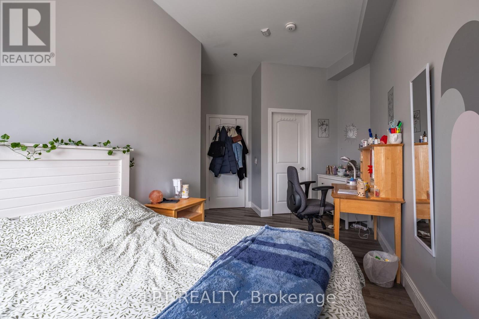 303 - 630 Princess Street, Kingston (Central City East), Ontario  K7L 1E3 - Photo 6 - X12078414