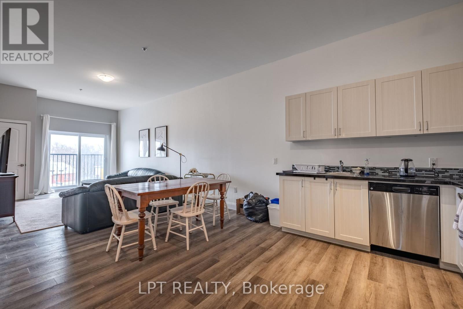 303 - 630 Princess Street, Kingston (Central City East), Ontario  K7L 1E3 - Photo 8 - X12078414
