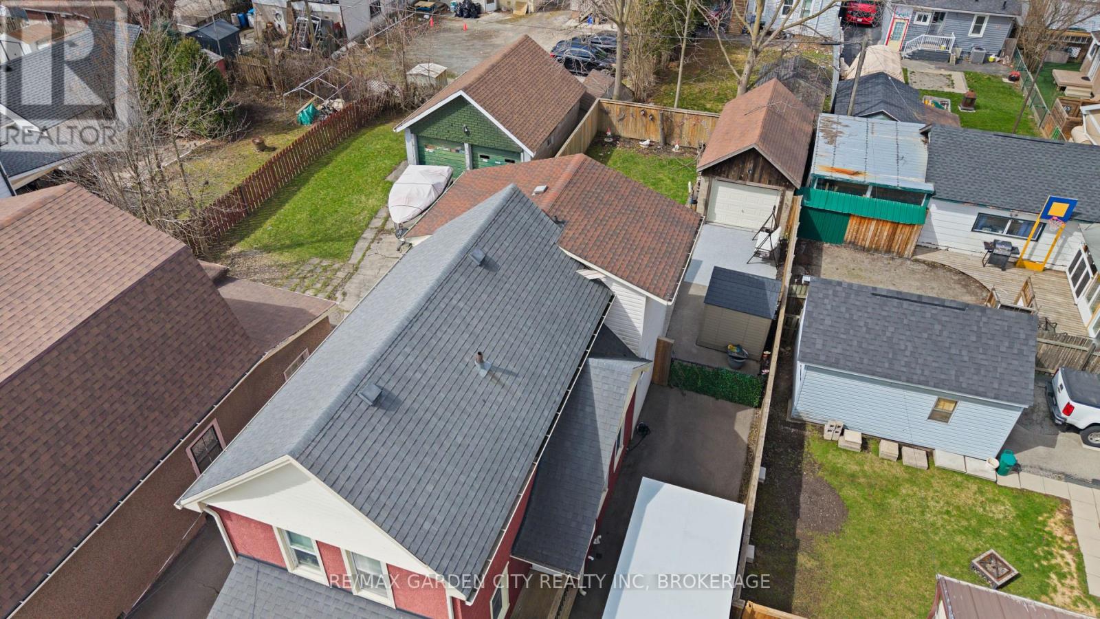 24 Beatrice Street, Welland, Ontario  L3B 2Z3 - Photo 3 - X12078359