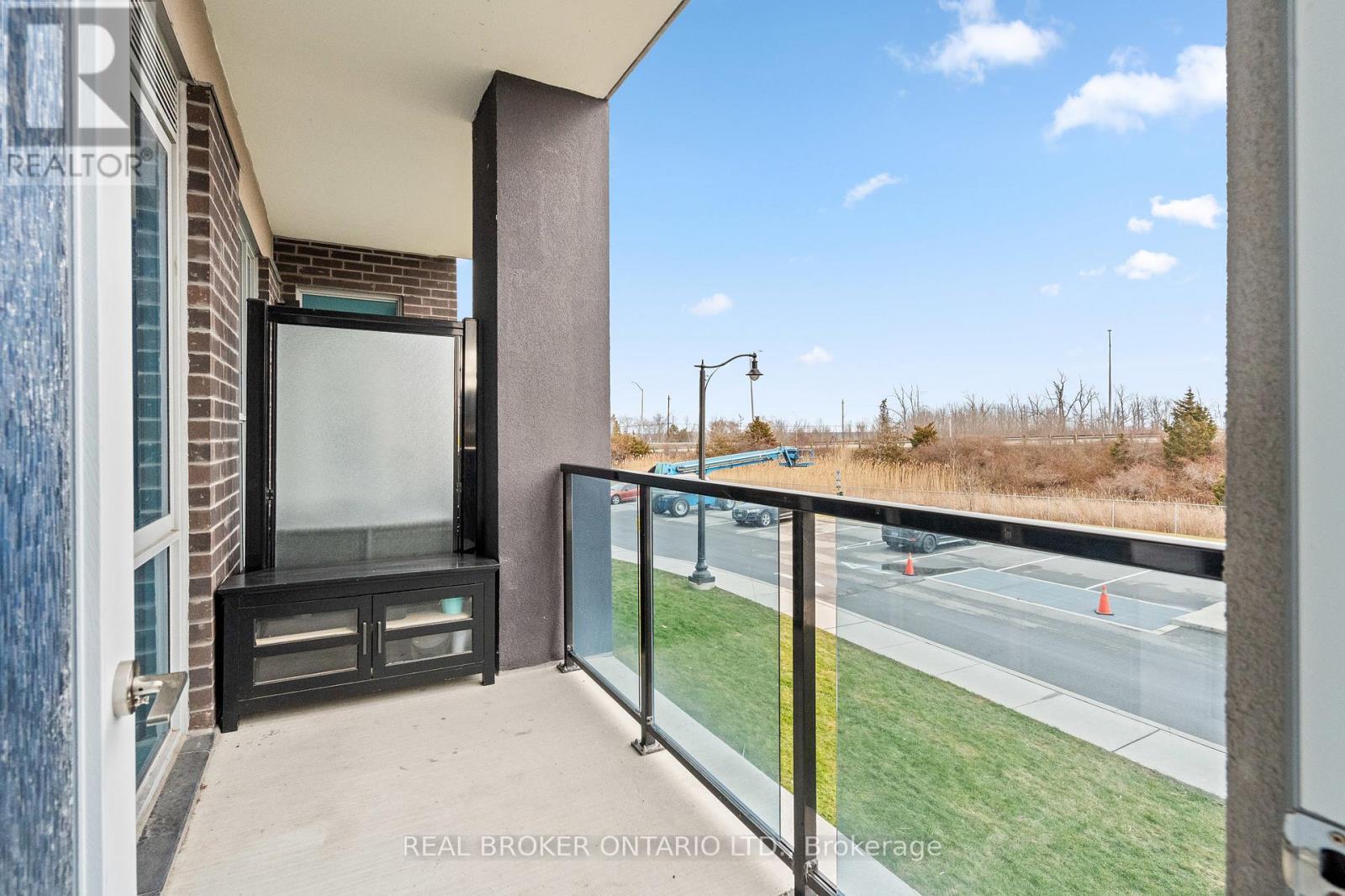 219 - 16 Concord Place, Grimsby (540 - Grimsby Beach), Ontario  L3M 0J1 - Photo 10 - X12078488