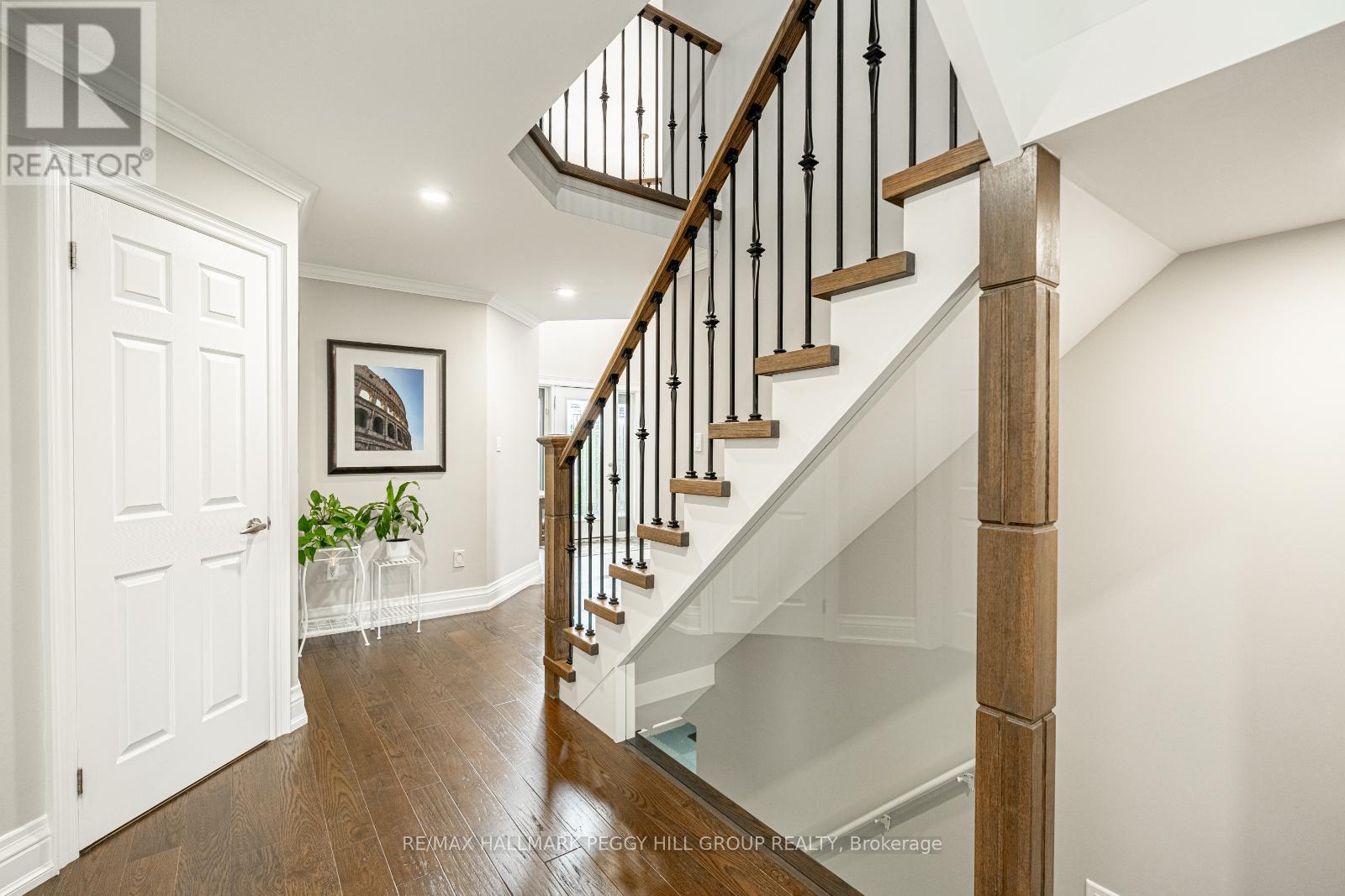 Property at 8 SANDALWOOD COURT image 4
