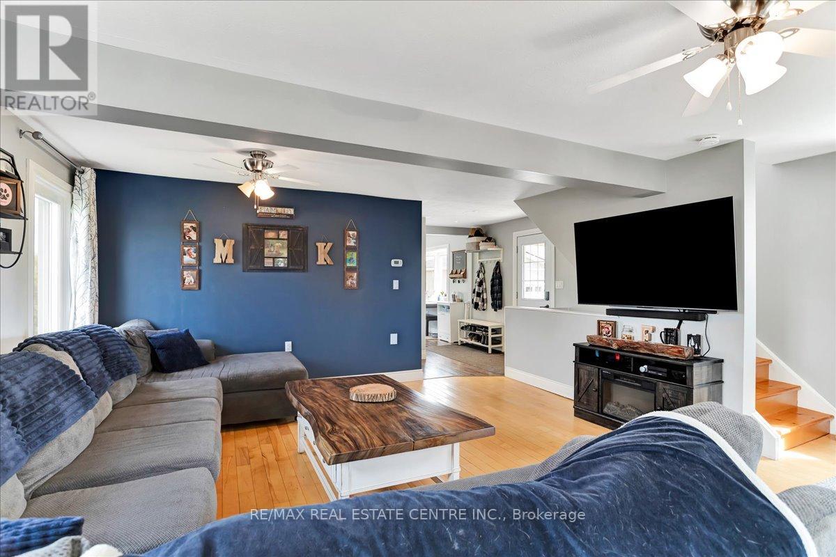 359 First Line, Haldimand, Ontario  N0A 1H0 - Photo 11 - X12077770
