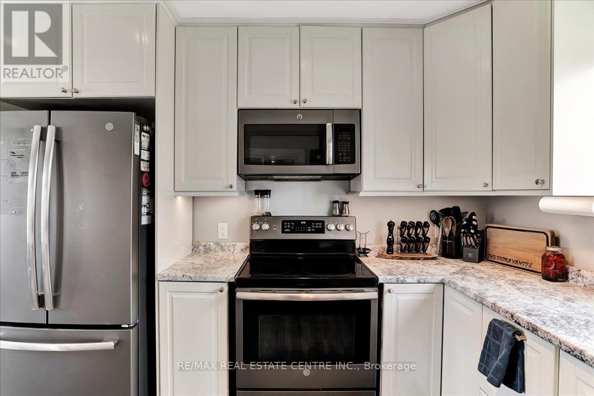 359 First Line, Haldimand, Ontario  N0A 1H0 - Photo 17 - X12077770