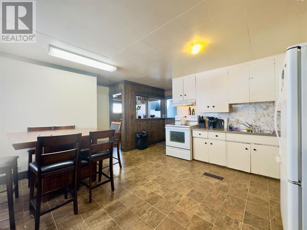 8006 20 Avenue, Coleman, Alberta  T0K 0M0 - Photo 4 - A2211119