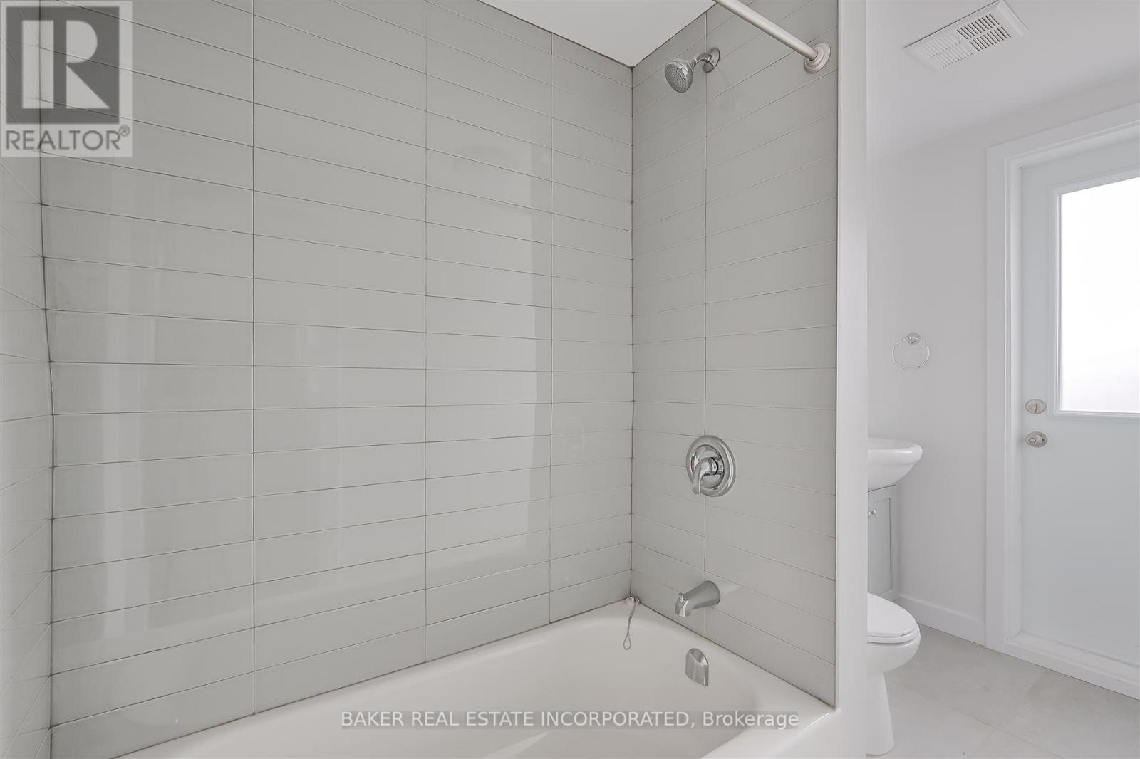 1 - 922 Queen Street E, Toronto, Ontario  M4M 1J5 - Photo 10 - E12078419