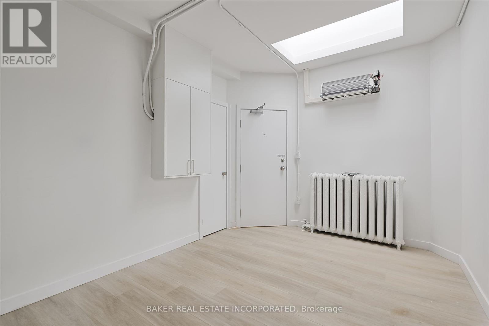 1 - 922 Queen Street E, Toronto, Ontario  M4M 1J5 - Photo 4 - E12078419