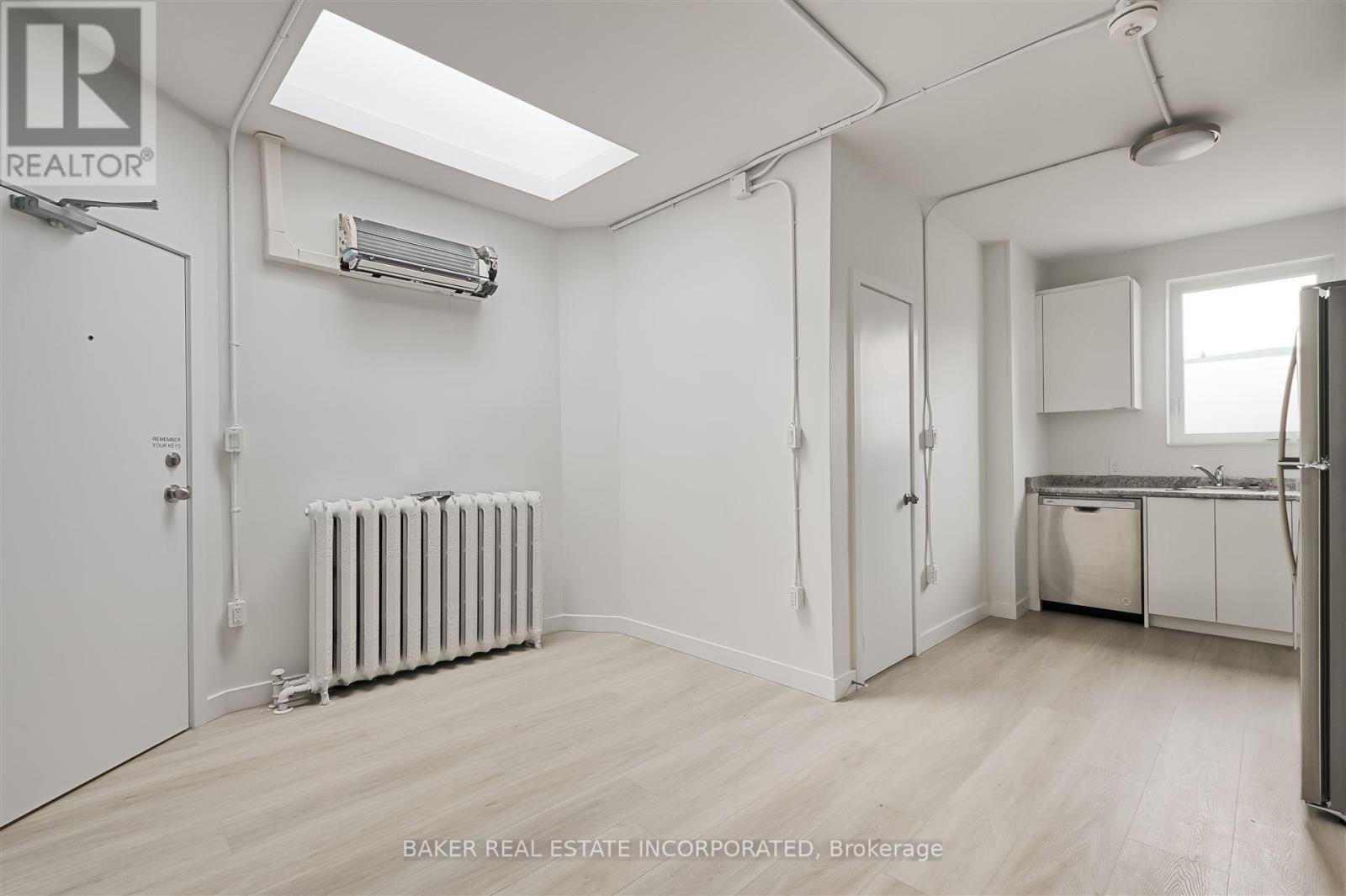 1 - 922 Queen Street E, Toronto, Ontario  M4M 1J5 - Photo 5 - E12078419